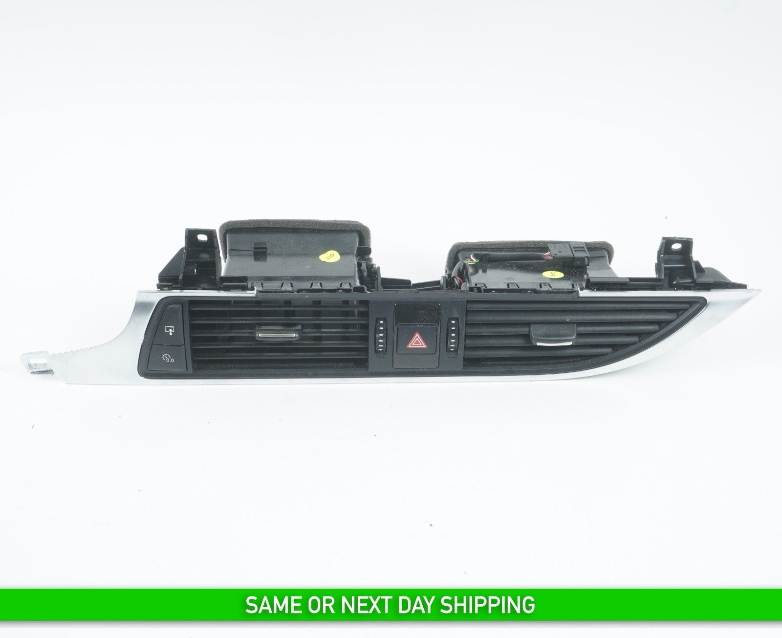 2012 - 2015 AUDI A7 DASH CENTER AC HEATER AIR VENT W/ HAZARD SWITCH OEM