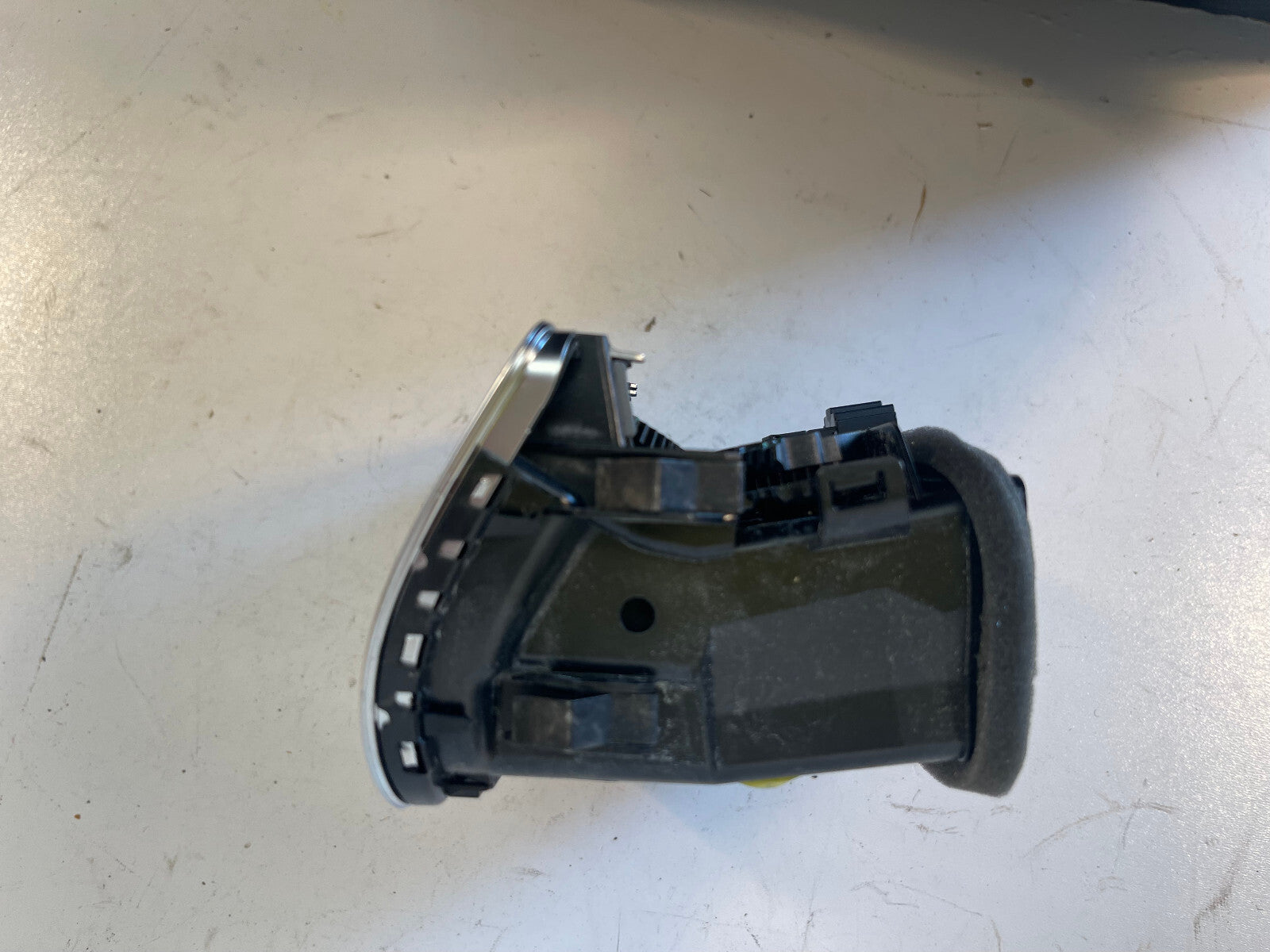 2012-2017 AUDI A6 A7 REAR CONSOLE HVAC AC AIR VENT 4G0819203 OEM