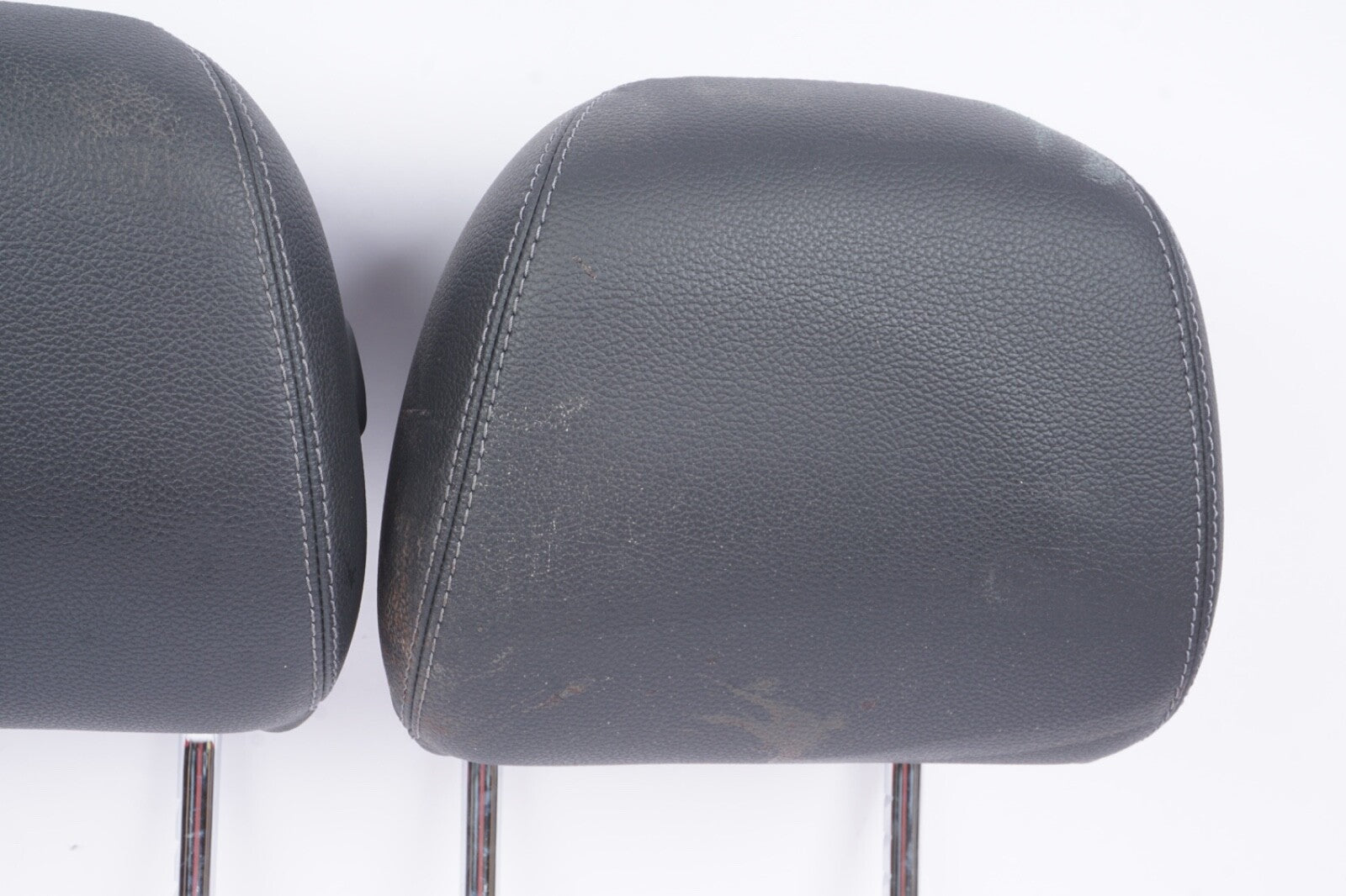2015-2020 Mercedes GLA250 Front Seat Black Leather Left Right Headrest OEM