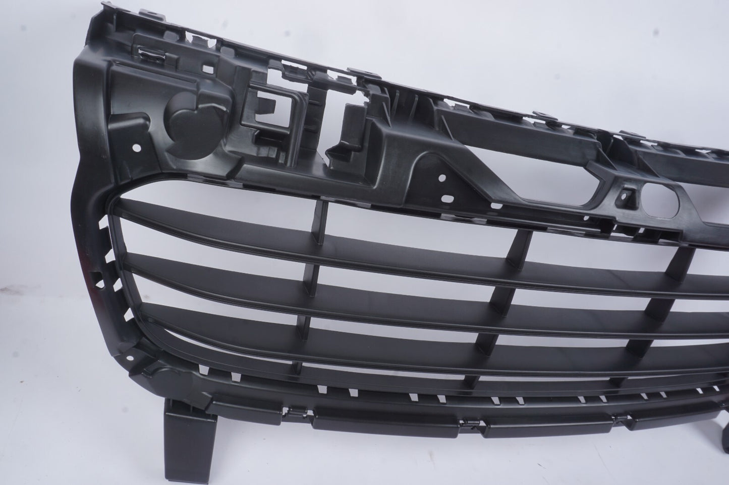 2015 - 2018 PORSCHE CAYENNE FRONT BUMPER GRILLE