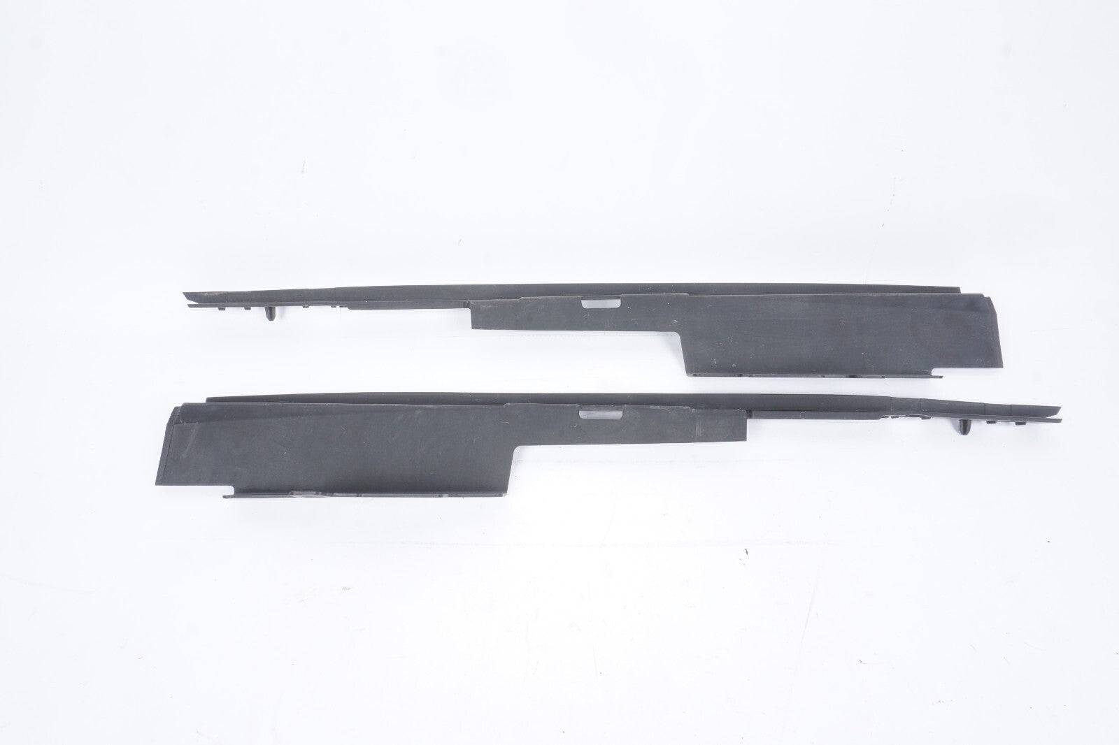 2021 - 2023 Polestar 2 Front Upper Fender To Hood Closeout Cover Lh & Rh OEM