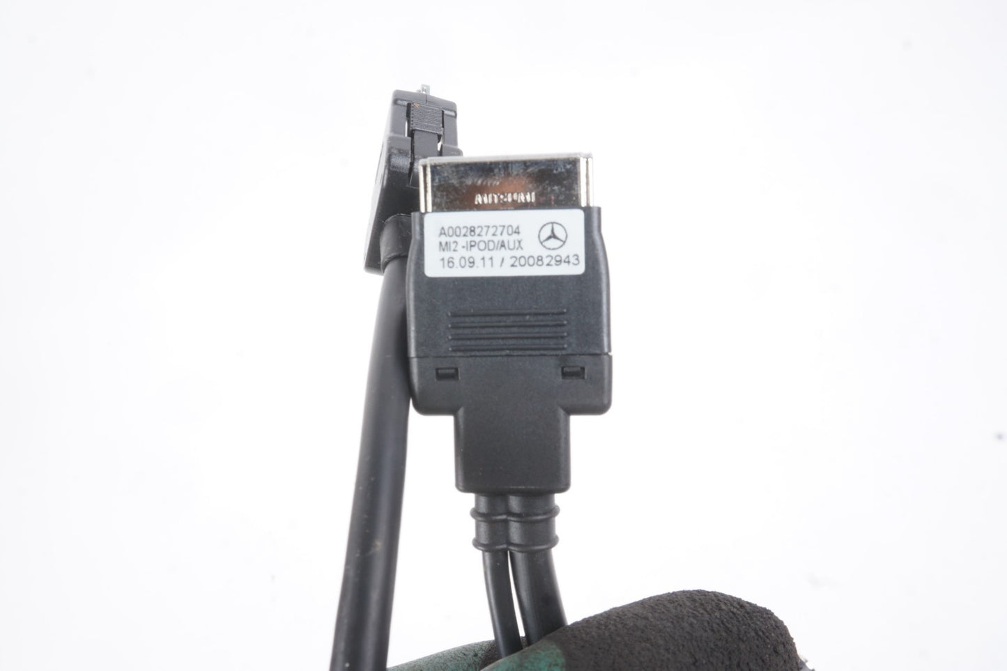 Mercedes Benz GL,SL,E,C, CLS,G,ML AUX IPOD CABLE A0028272704 OEM