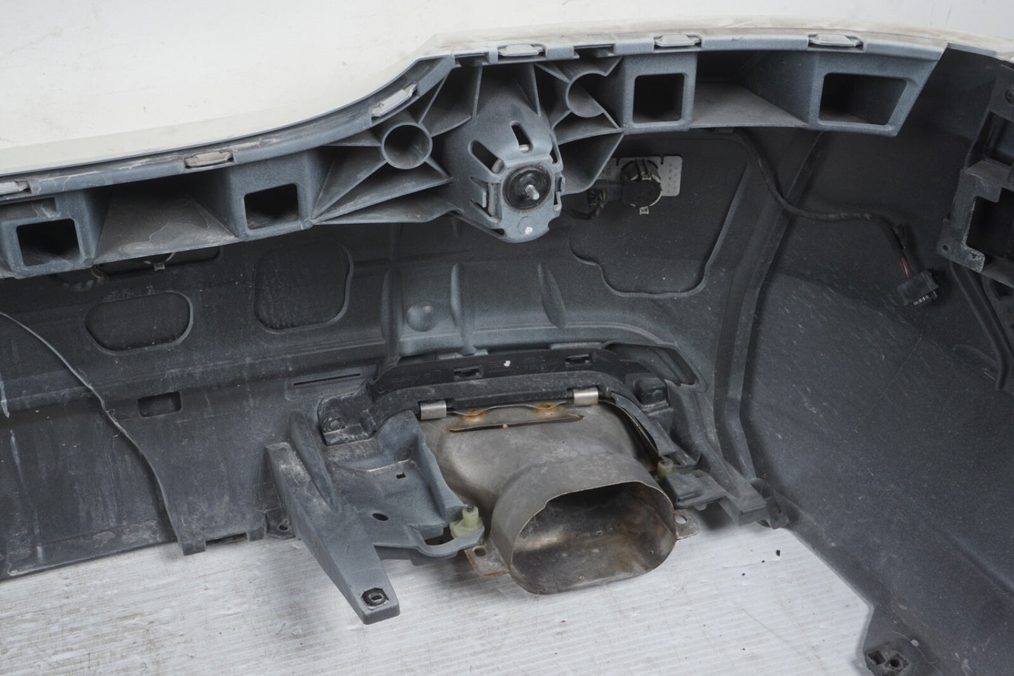 10-13 Mercedes W221 S550 S400 Base Rear Bumper Cover Assembly OEM