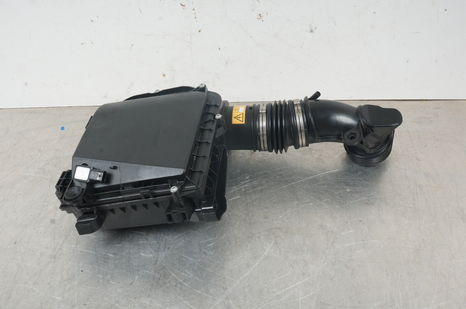 2017 - 2020 MERCEDES-BENZ SL450 AIR CLEANER FILTER BOX A2760903801 OEM LEFT
