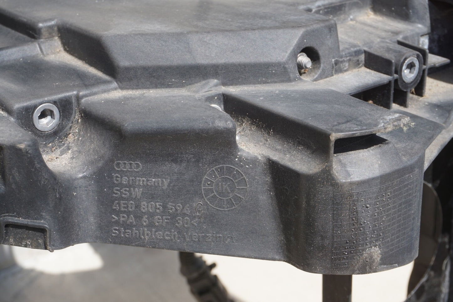 06-10 AUDI A8 QUATTRO 4.2L ENGINE RADIATOR CARRIER BRACKET SUPPORT FRAME OEM