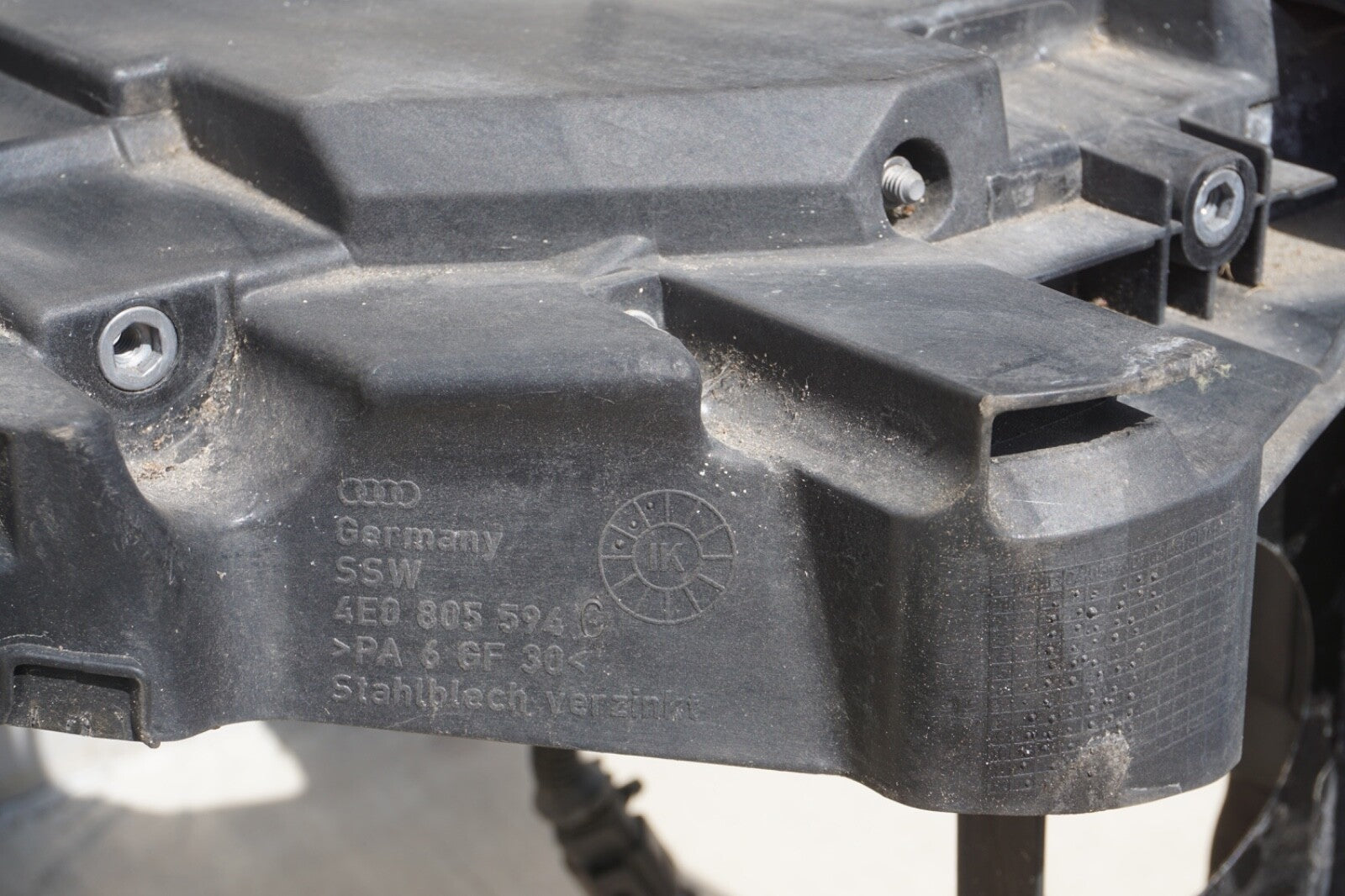 06-10 AUDI A8 QUATTRO 4.2L ENGINE RADIATOR CARRIER BRACKET SUPPORT FRAME OEM