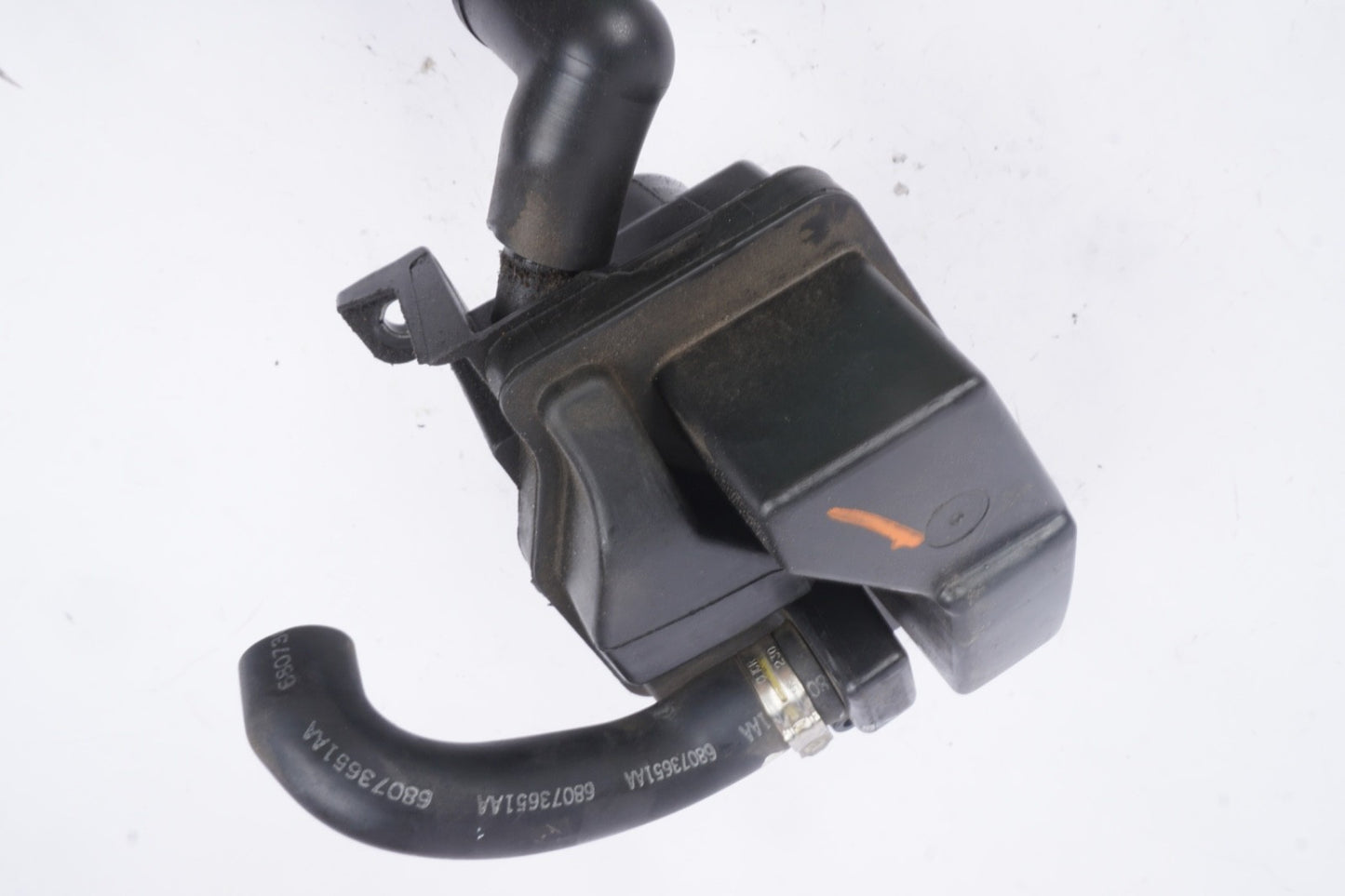 2012-2017 fiat 500 1.4l engine pcv crankcase vent valve oil separator OEM