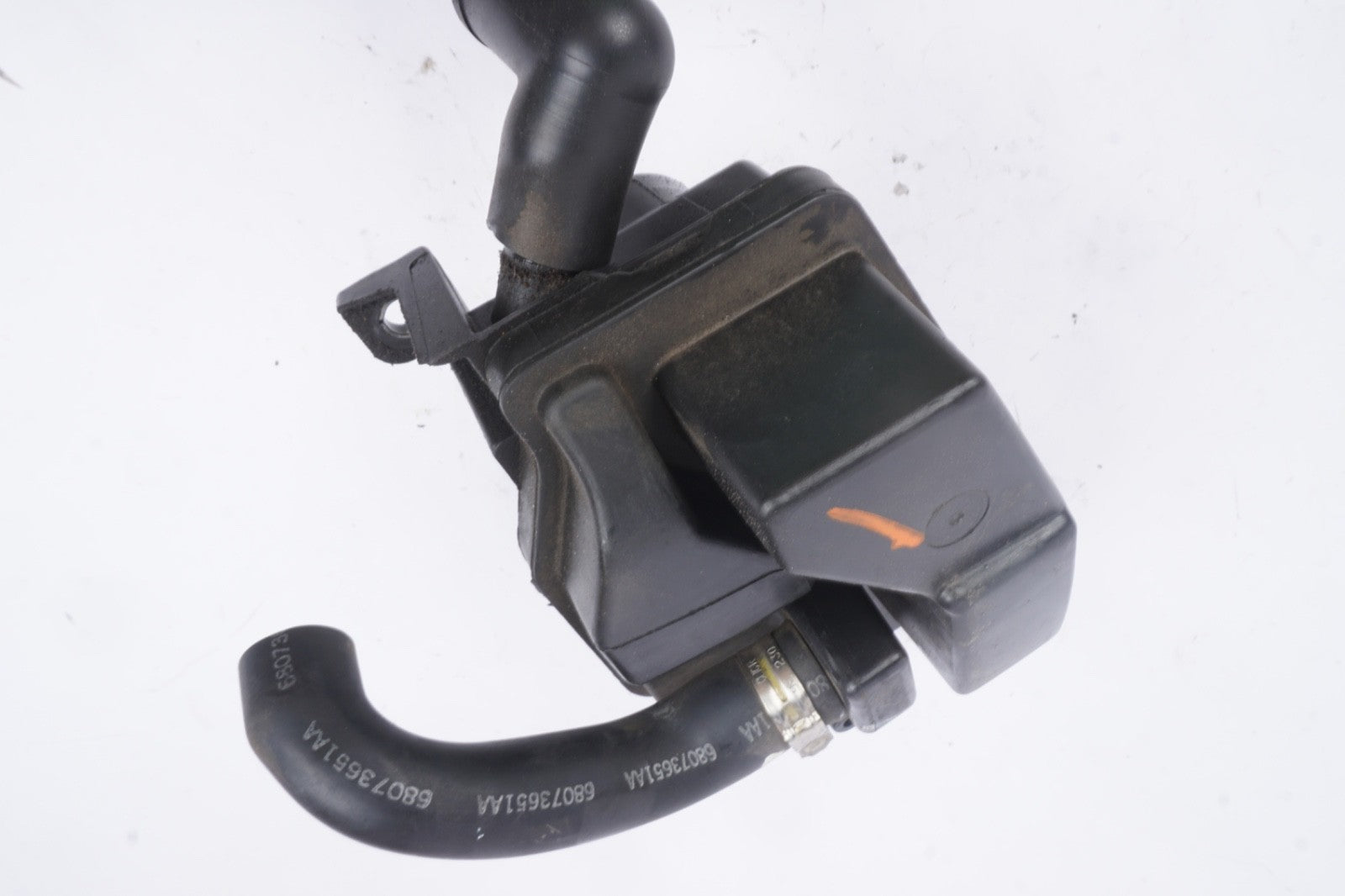 2012-2017 fiat 500 1.4l engine pcv crankcase vent valve oil separator OEM