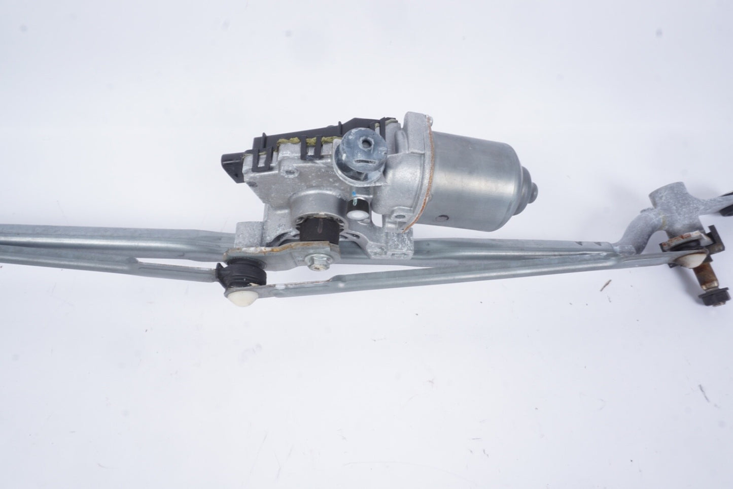 2014-2019 Mini Cooper F55 Front Windshield Wiper Transmission Linkage Motor OEM