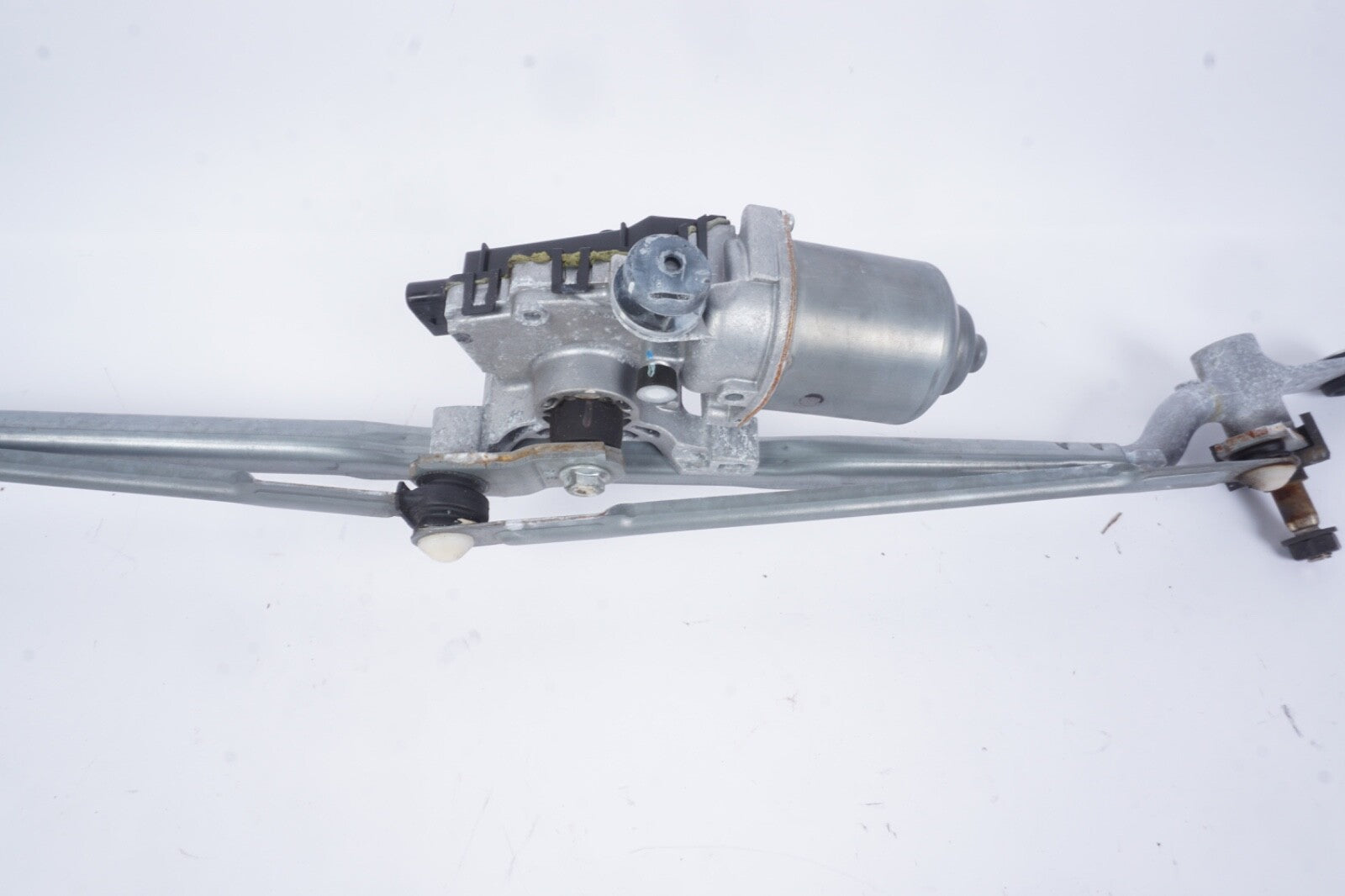 2014-2019 Mini Cooper F55 Front Windshield Wiper Transmission Linkage Motor OEM