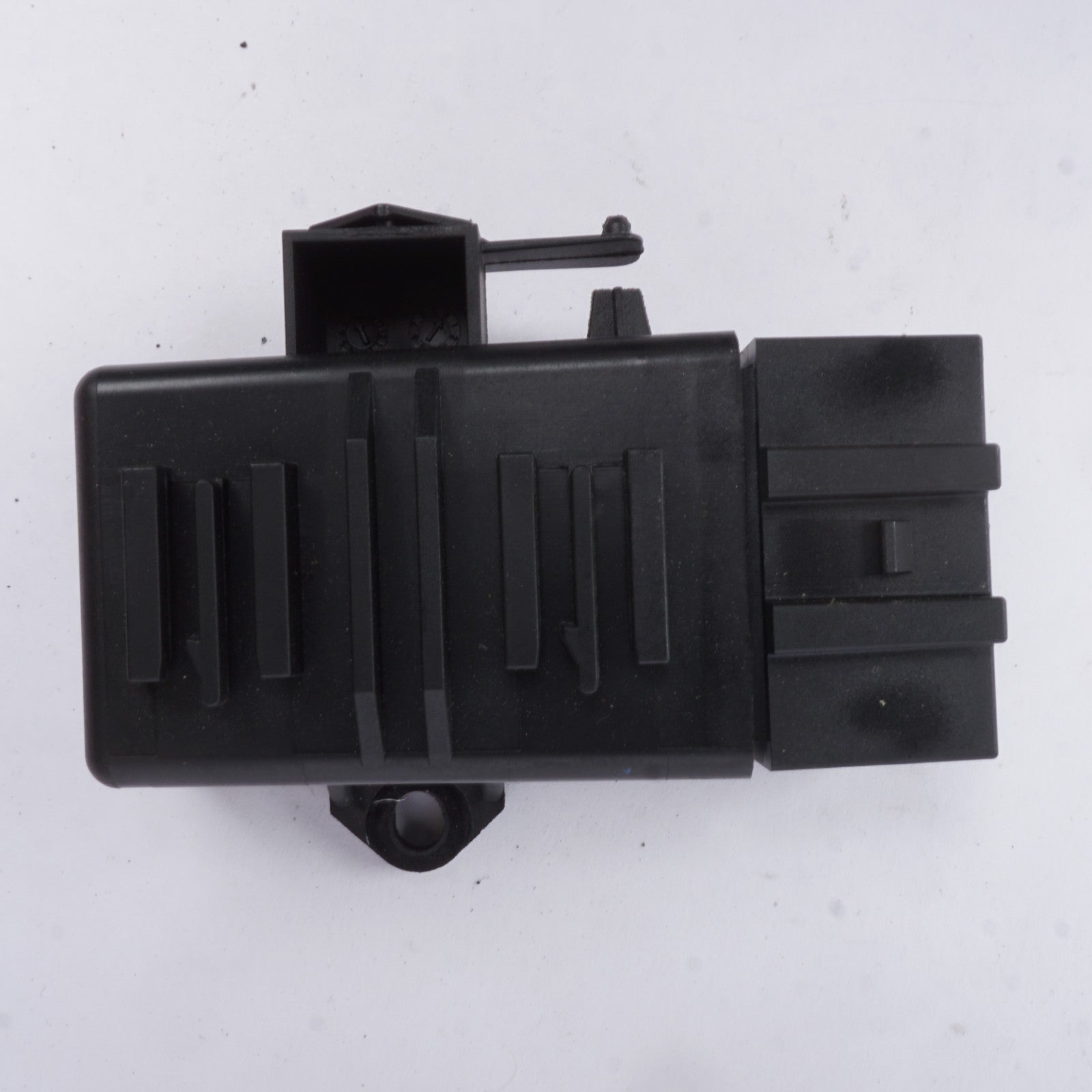 2011 - 2018 AUDI A8 QUATTRO REAR HEATED SEAT CONTROL MODULE OEM