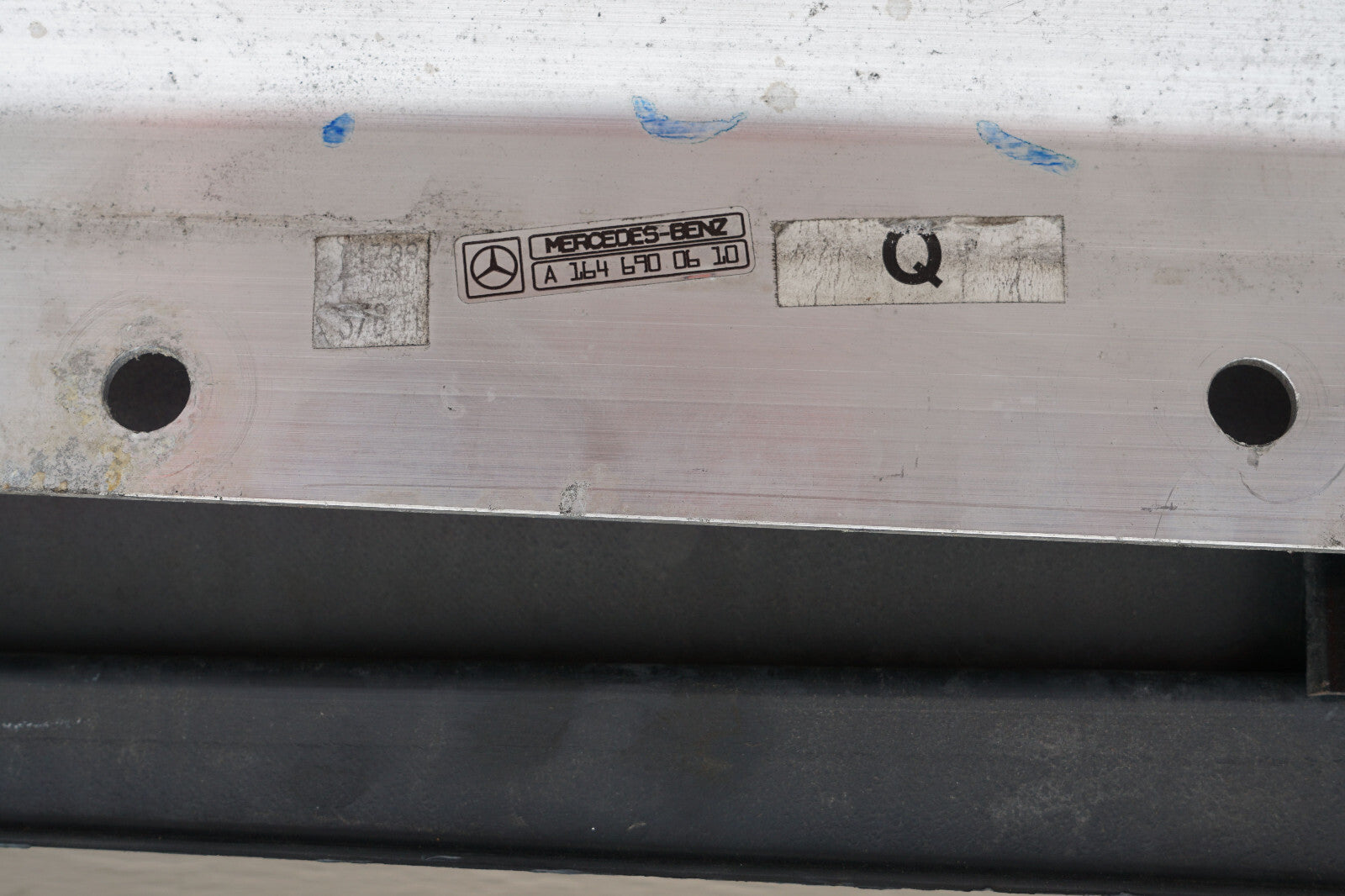 06-11 Mercedes W164 ML63 ML350 RUNNING BOARD SIDE STEP RIGHT PASSENGER SIDE OEM