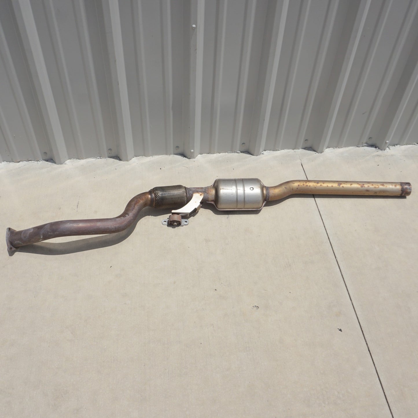 2011 - 2012 Audi A8 D4 4.2L Muffler Silencer Exhasut Pipe Tube Right OEM