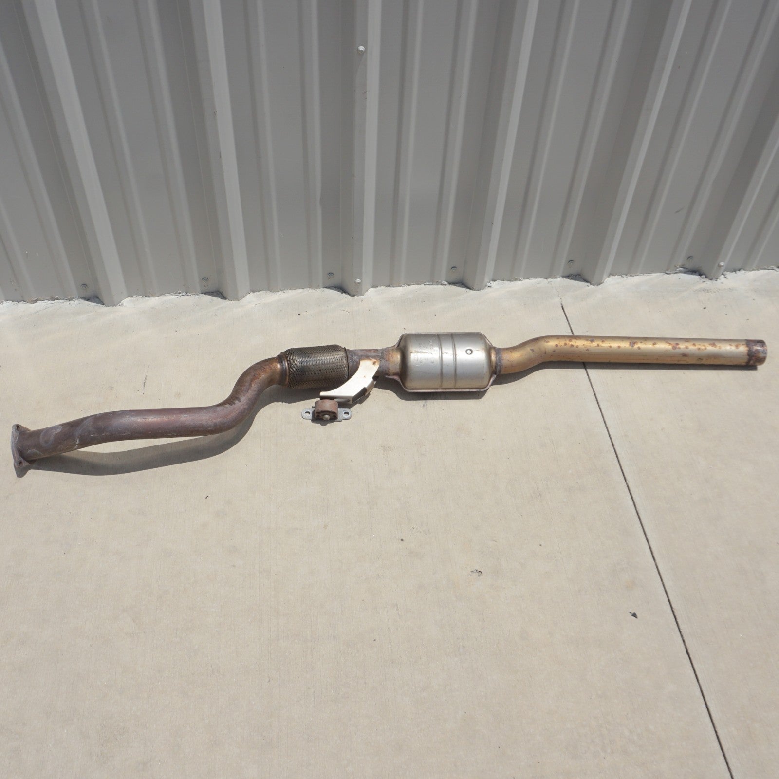 2011 - 2012 Audi A8 D4 4.2L Muffler Silencer Exhasut Pipe Tube Right OEM