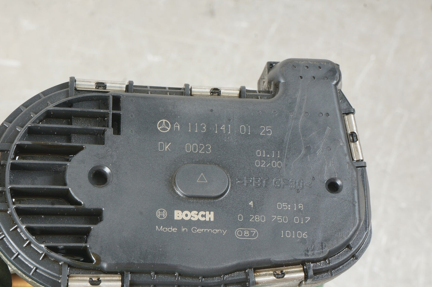 01-06 Mercedes W220 E500 CLK500 CL500 Engine Throttle Body 1131410125 OEM