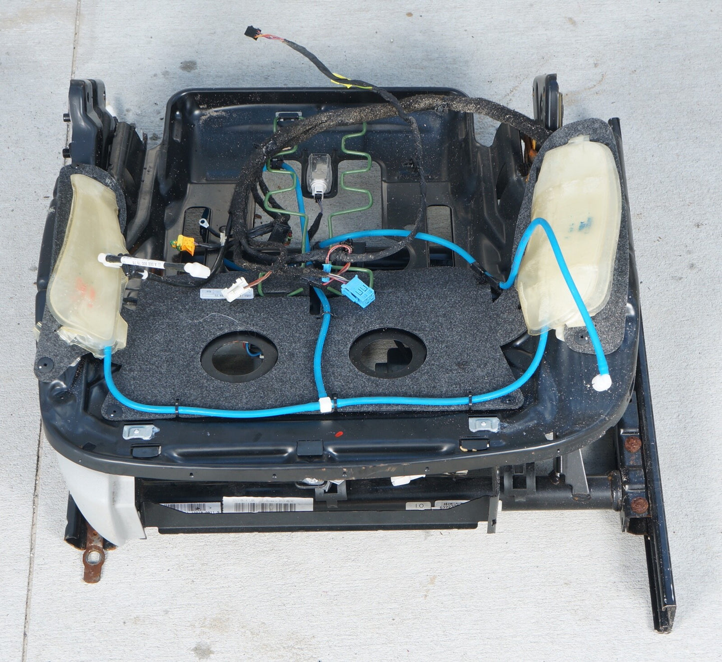 07-13 MERCEDES W221 S550 S600 S65 DRIVER FRONT LOWER SEAT RAIL TRACK FRAME