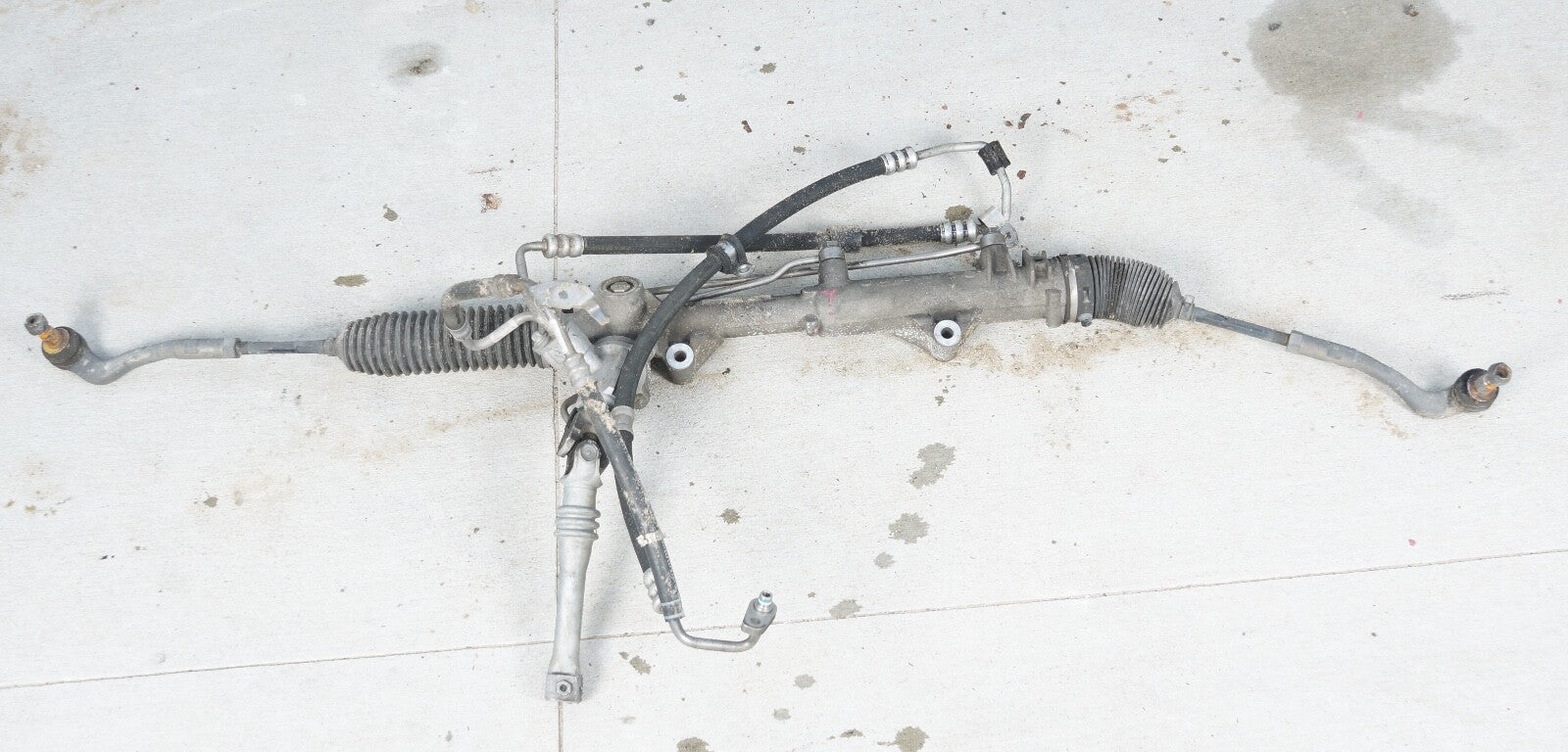 08-11 Mercedes W204 C350 C250 Power Steering Rack and Pinion 20411011017 OEM
