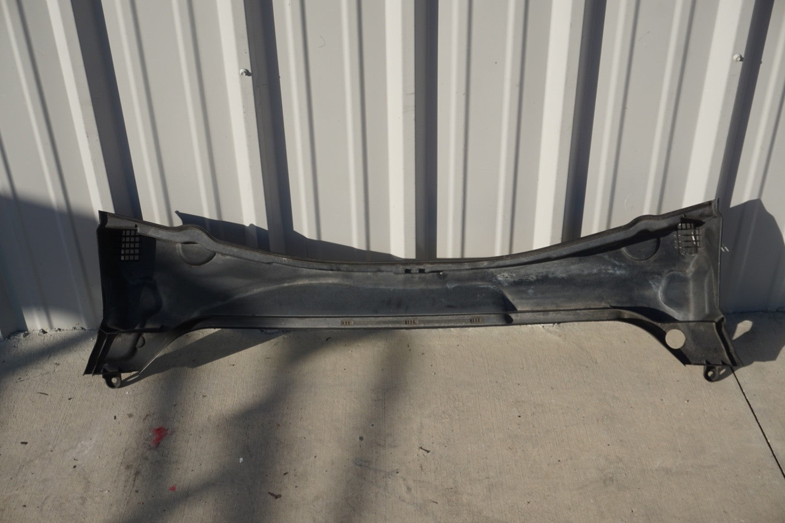 2018 - 2023 BMW X2 F39 FRONT WINDSHIELD COWL VENT COVER PANEL OEM 51717429612