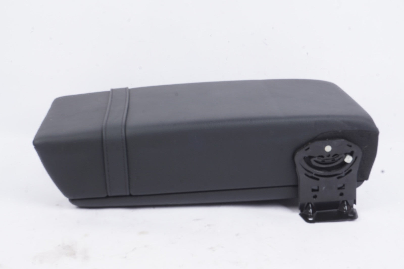 07 - 13 MERCEDES W221 S550 REAR CENTER CONSOLE ARMREST ARM REST OEM