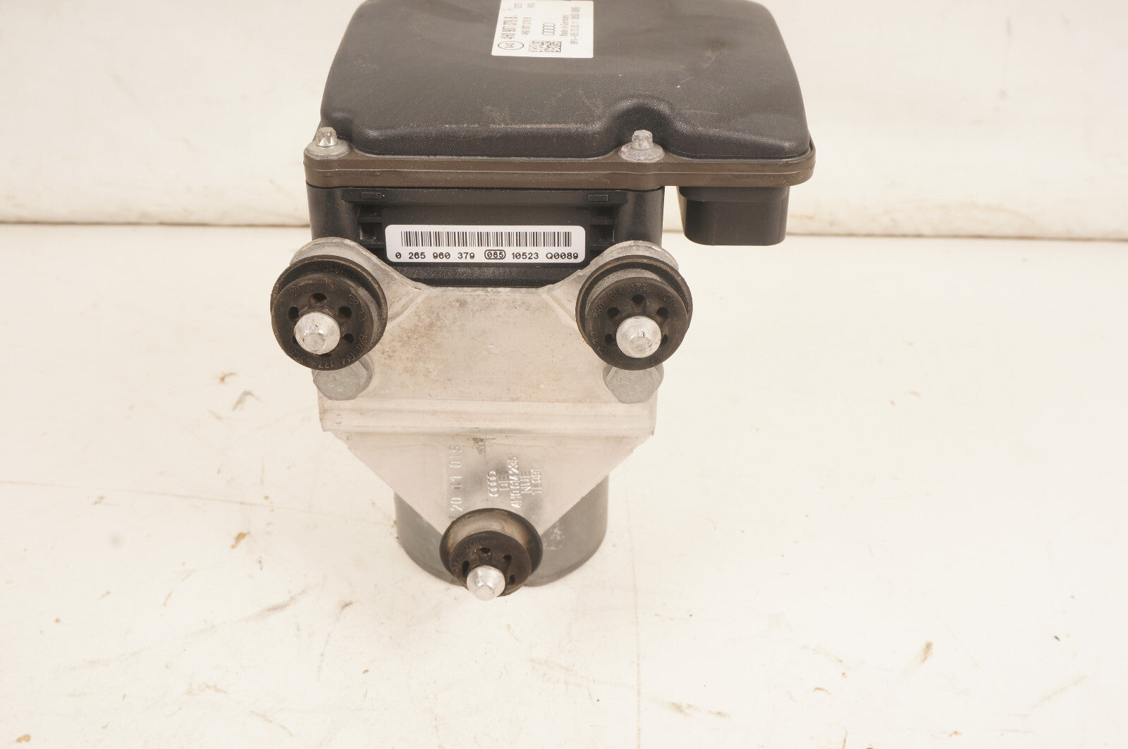 2011 - 2012 AUDI A8L ABS ANTI LOCK BRAKE PUMP W/ MODULE  4H0907379B OEM
