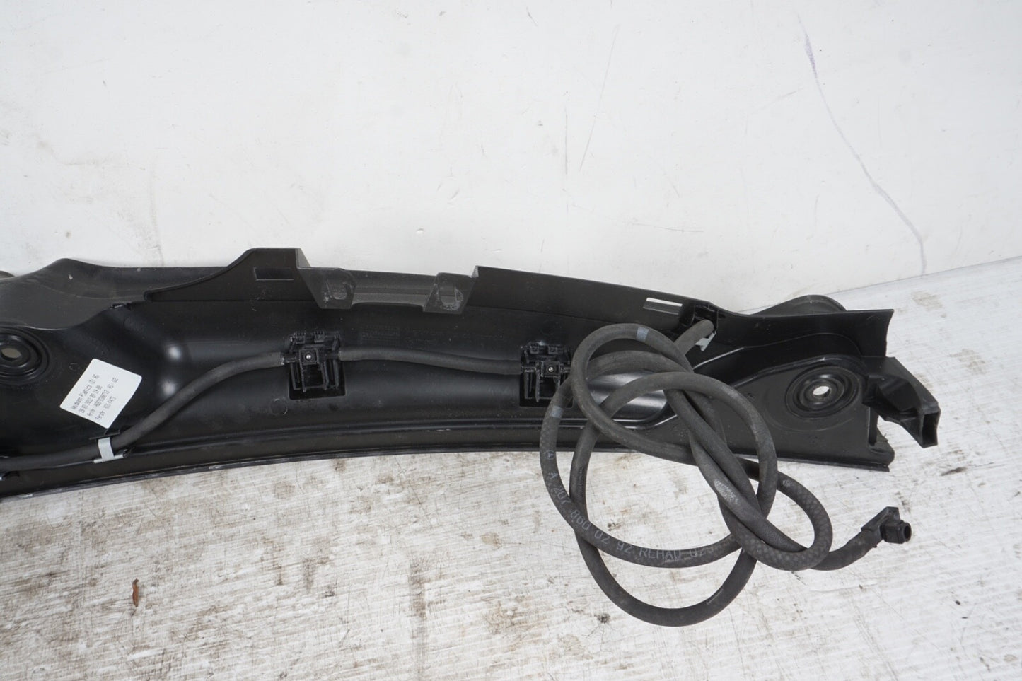 2011-2016 MERCEDES E350 E400 COUPE  FRONT WINDSHIELD WIPER COWL PANEL 2078300713
