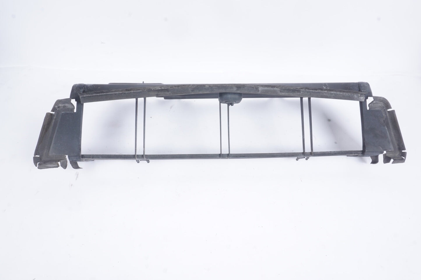12-15 W204 MERCEDES C250 RADIATOR FAN SHROUD LOWER AIR DUCT BAFFLE