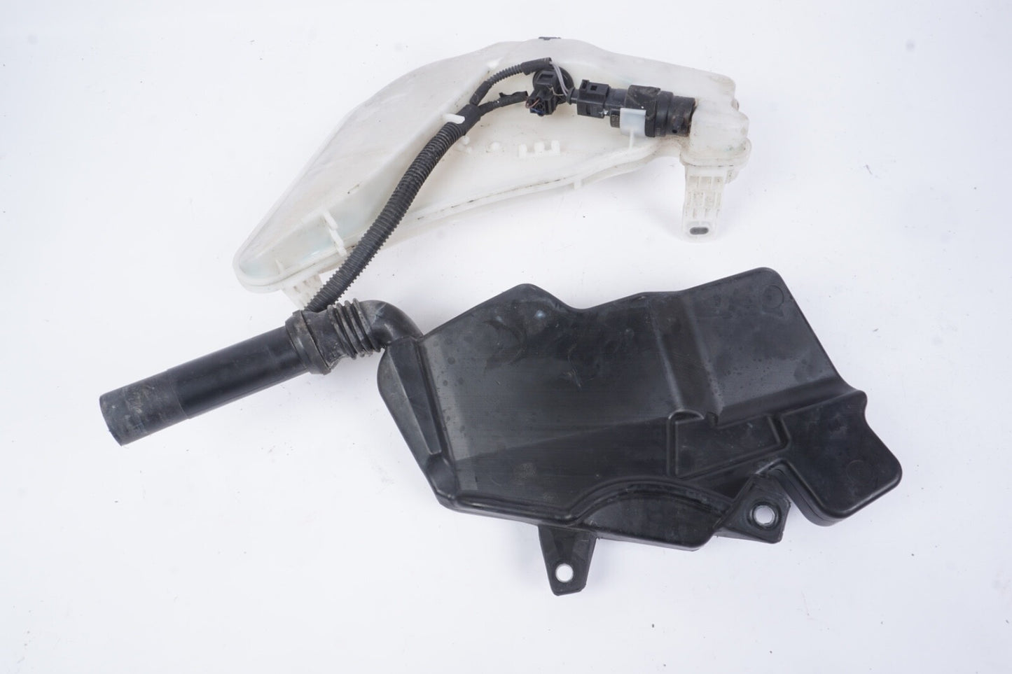 12-17 AUDI A6 S6 A7 S7 Windshield Washer Fluid Reservoir 4G1955462 OEM