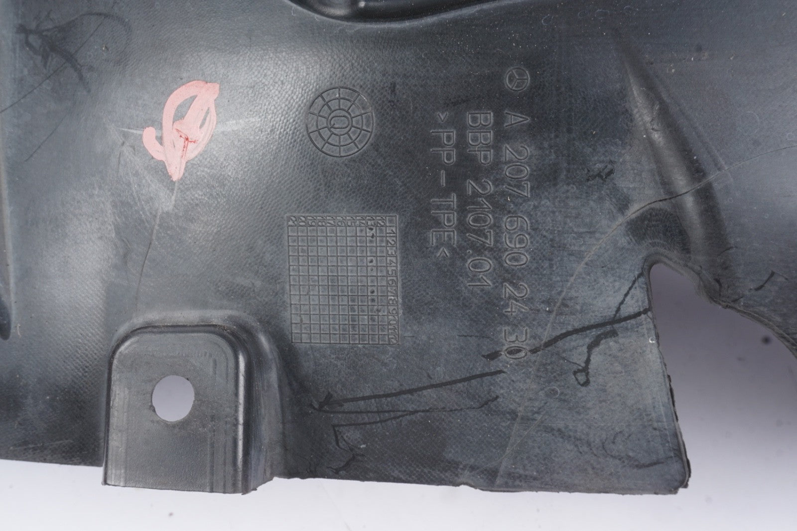 14-17 Mercedes W207 E350 E550 E400 Front Left Fender Liner Splash Shield Oem