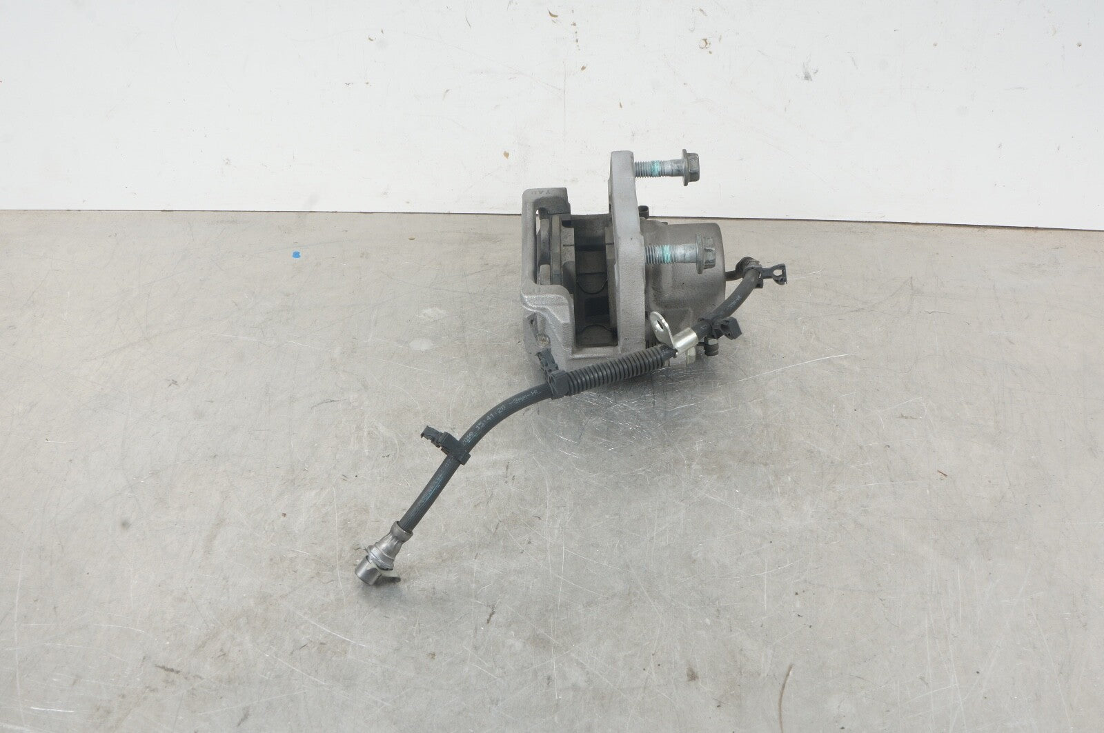 2020-2023 CADILLAC CT4 FRONT LEFT DRIVER SIDE ABS BRAKE CALIPER OEM