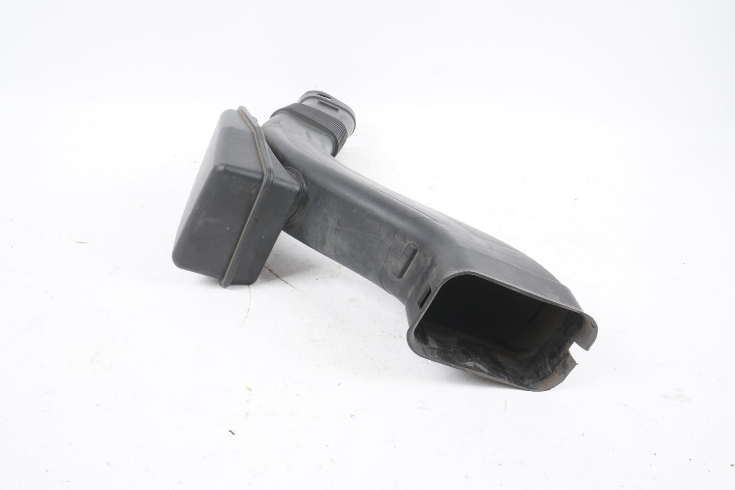 11-15 BMW F10 F13 550i 650i 750i Air Intake Duct Tube Pipe Left Driver Side OEM