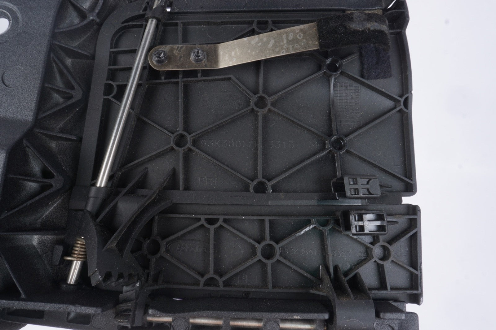 2013-2019 BMW 328 428  Left Right Side Rear Convertible Roof Flap Linkage Outlet
