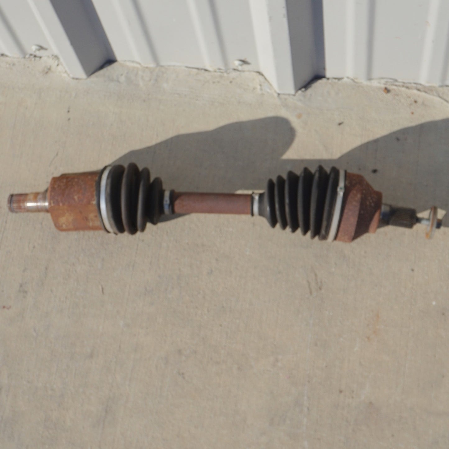 2006-13 Volvo C70 Front OEM Drivers Side Left Axle Shaft Assembly 30787776
