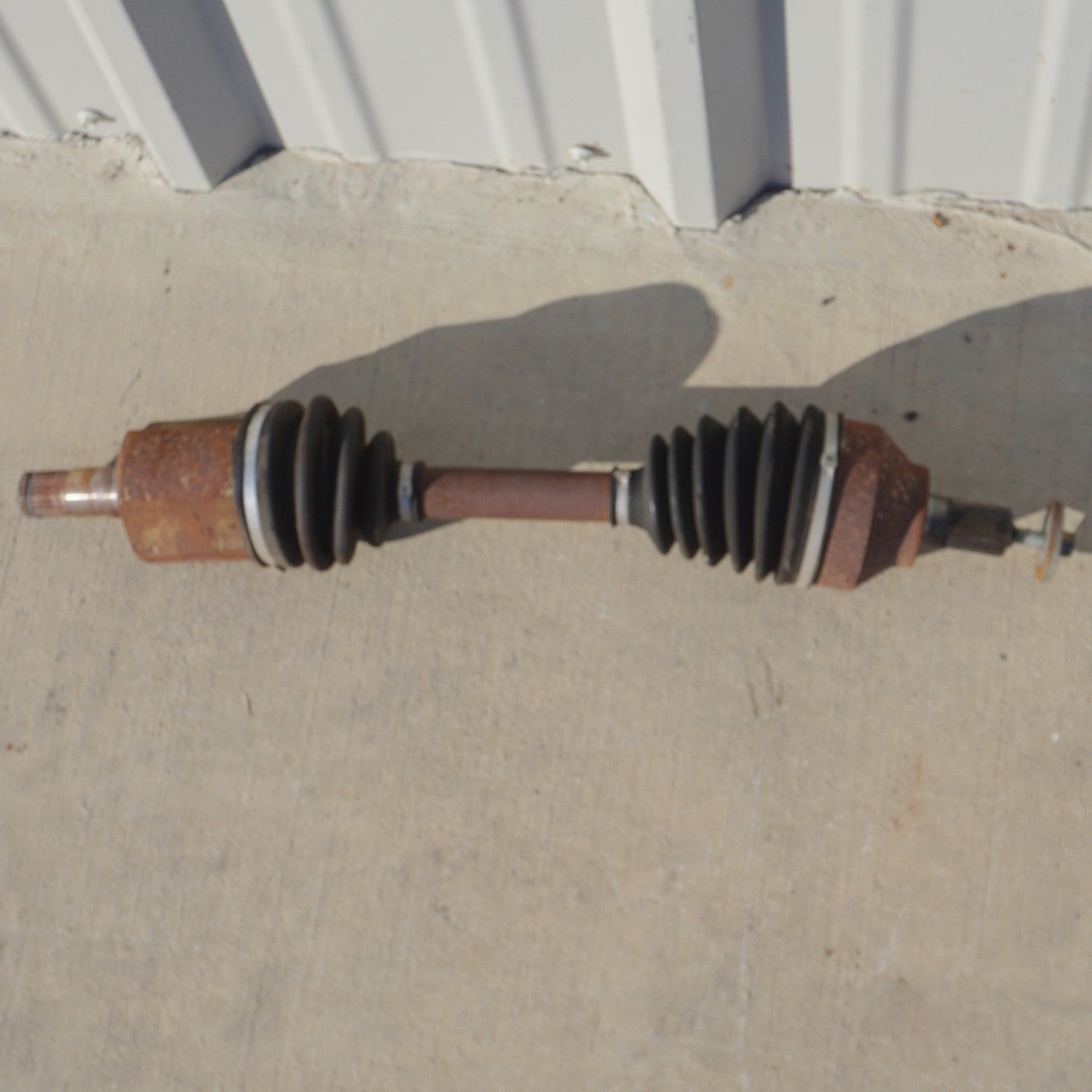 2006-13 Volvo C70 Front OEM Drivers Side Left Axle Shaft Assembly 30787776