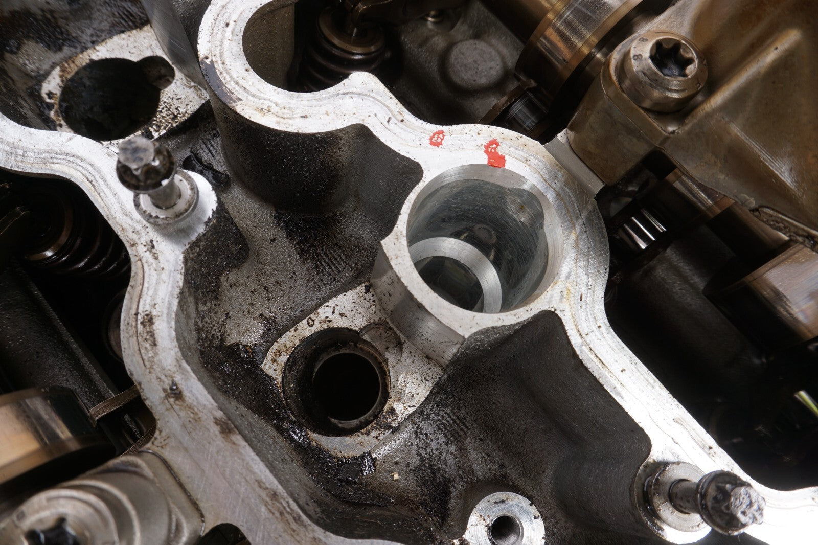 2012 - 2016 BMW 650i 550i 750i 4.4l Engine Cylinder Head Right Passenger  OEM