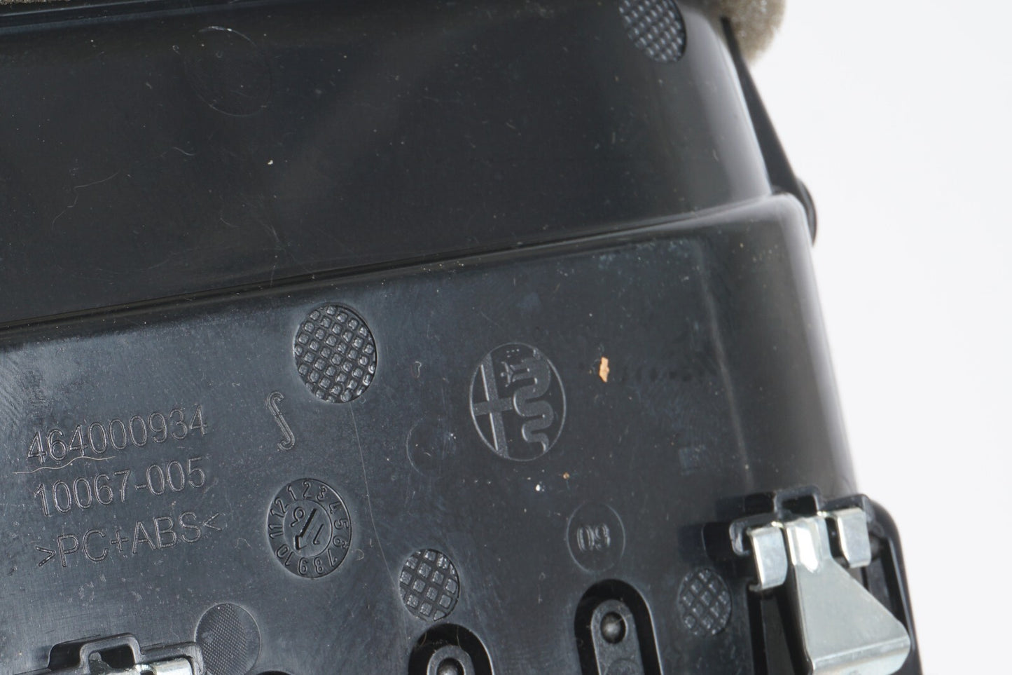 17 - 21 Alfa Romeo Giulia DASH CENTER AC HEATER AIR VENT  OEM