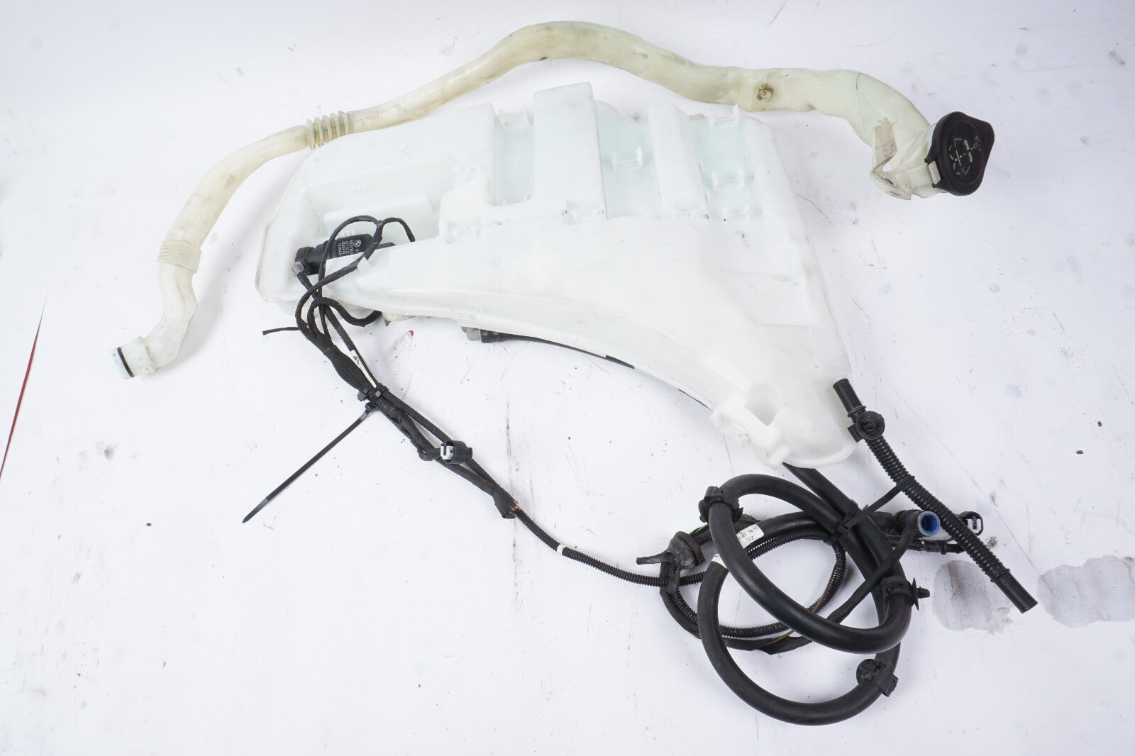 2012 - 2018 BMW 650i 640i Windshield Washer Reservoir Bottle OEM