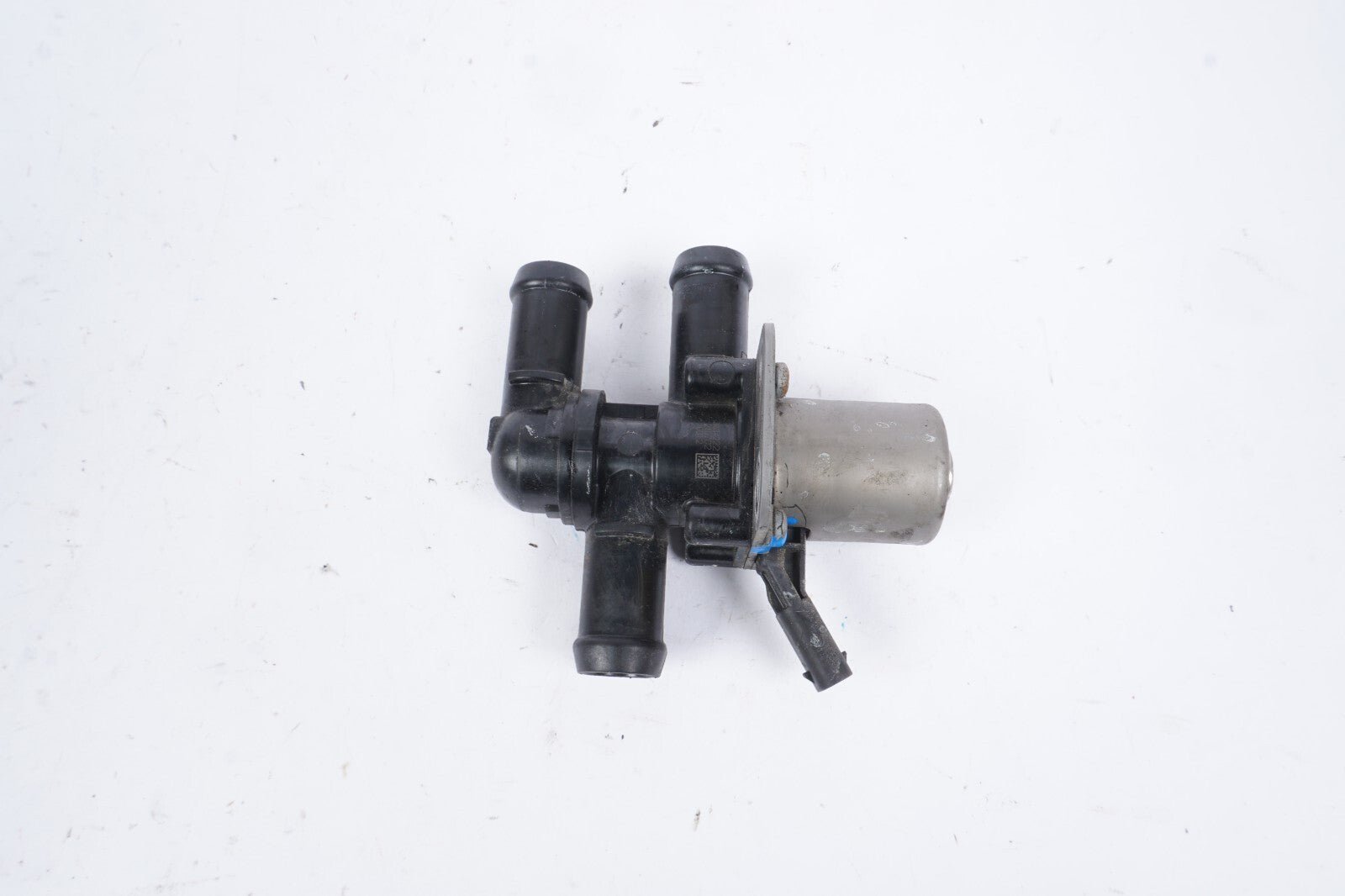 2021-2023 Polestar 2 Heater Water Valve 31684222  OEM