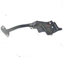 2013 - 2017 Audi A8L A8 Front Right Fender Support Mount Bracket 4H0821396 OEM