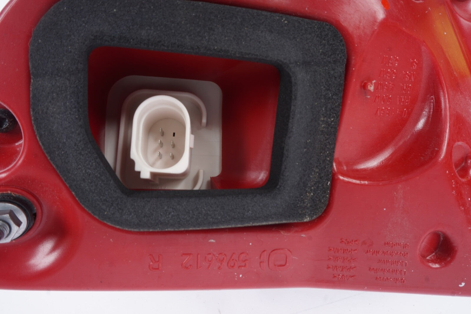 2011 2012 2013 2014 Audi A8 OEM Right Rear Trunk Mounted Tail Light 4H0945094A
