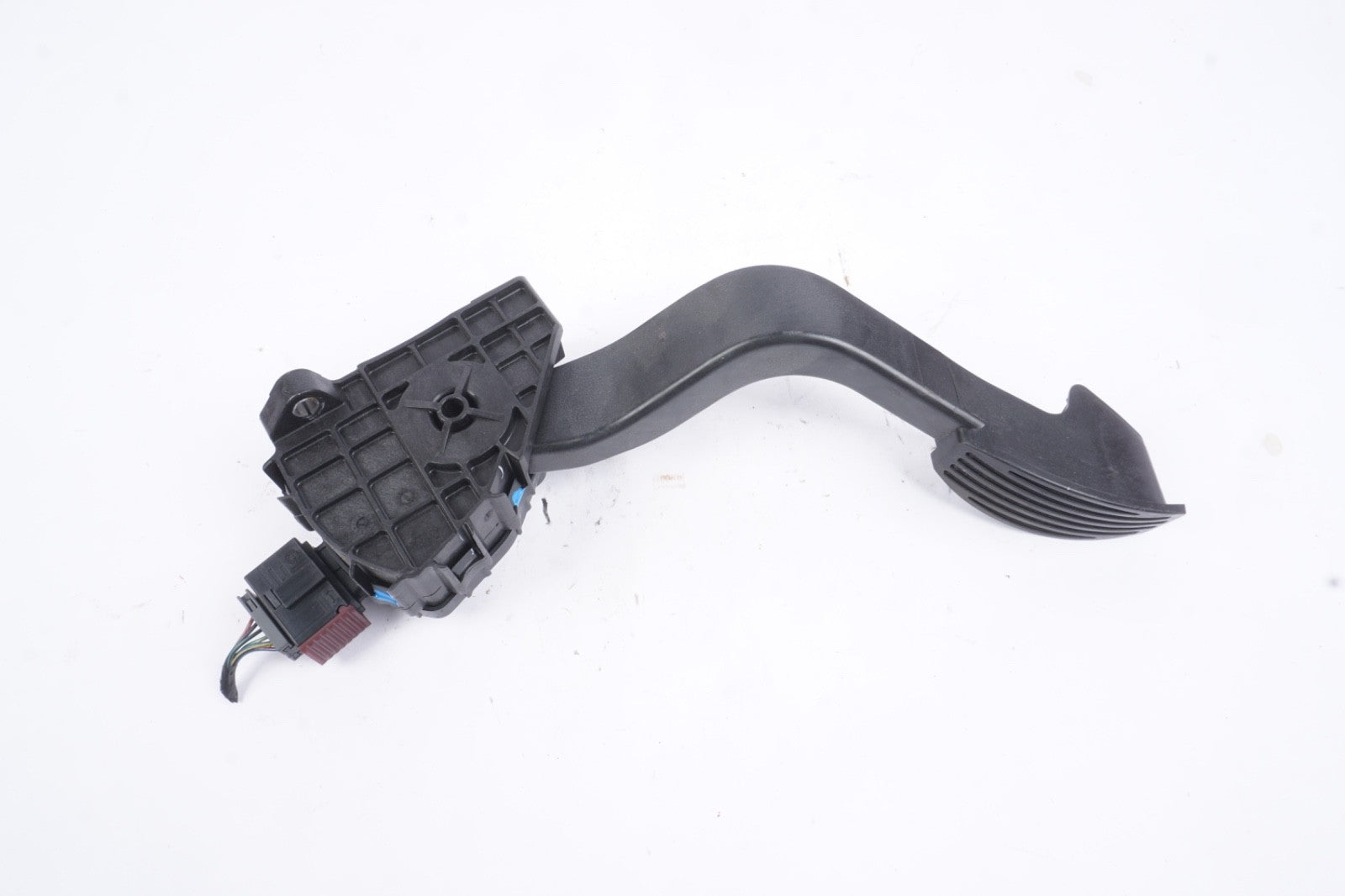 2012-2019 Fiat 500 Electric Accelerator Gas Throttle Pedal 68073429AA OEM