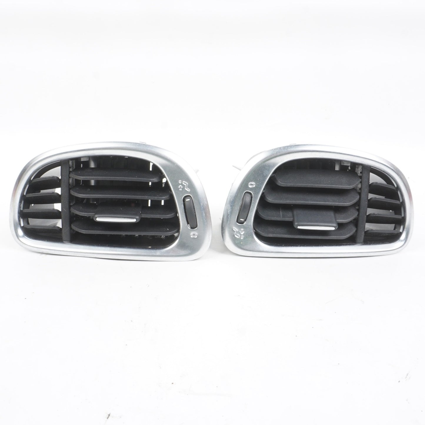 2014 - 2017 FIAT 500L DASH CENTER RIGHT AIR VENT LEFT RIGHT PAIR