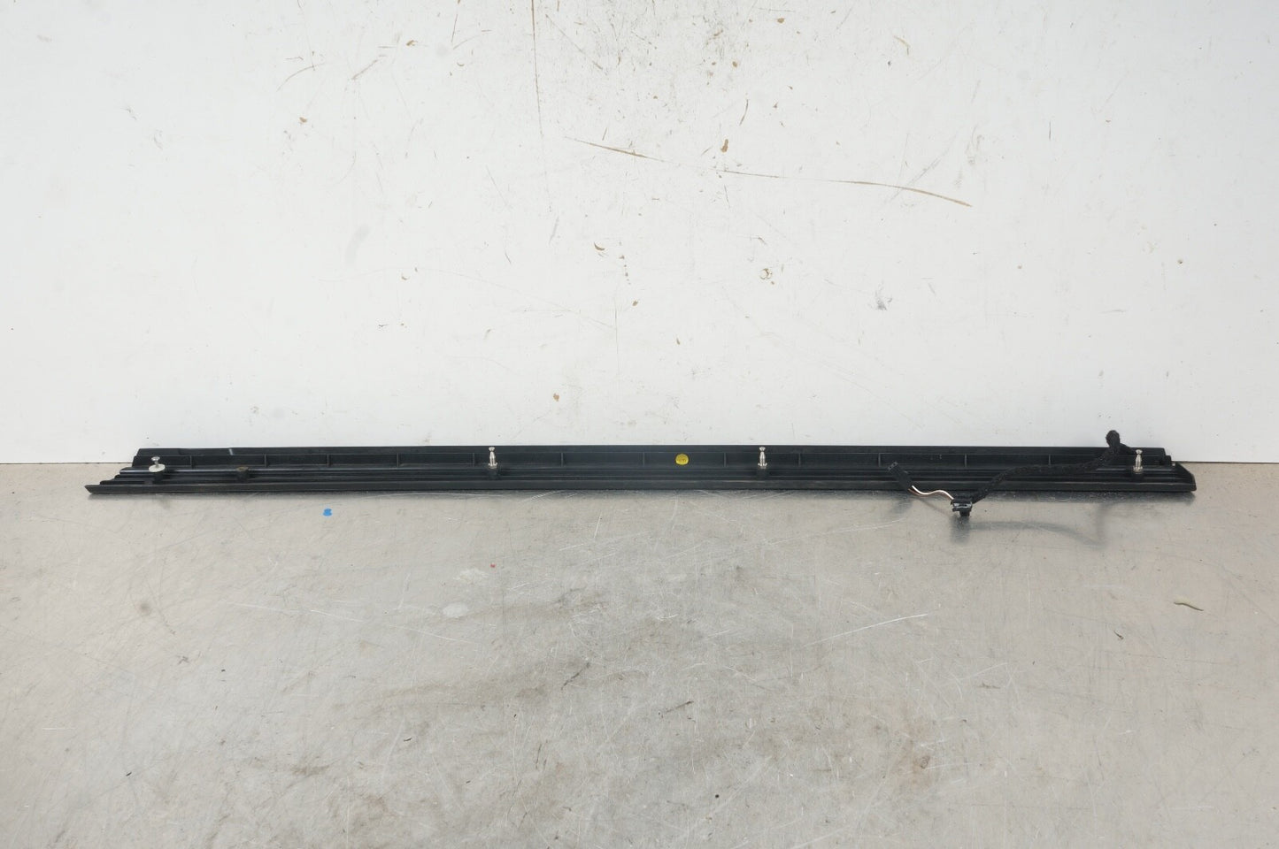 10-20 Bentley Mulsanne Front Left Driver Door Inner Upper Molding Trim