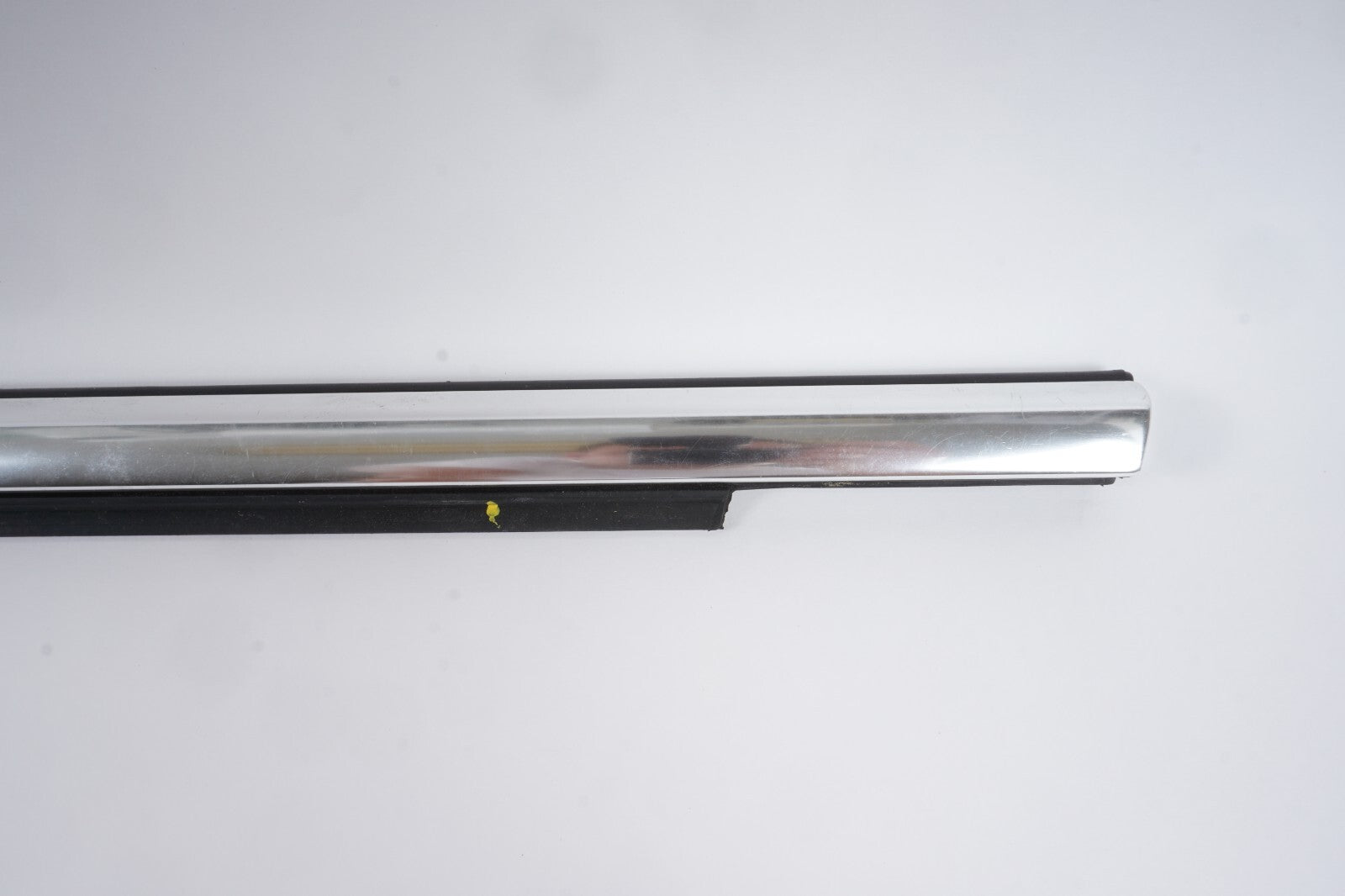 2014 - 2019 MASERATI GHIBLI FRONT LEFT DRIVER WINDOW CHROME BELT MOLDING OEM
