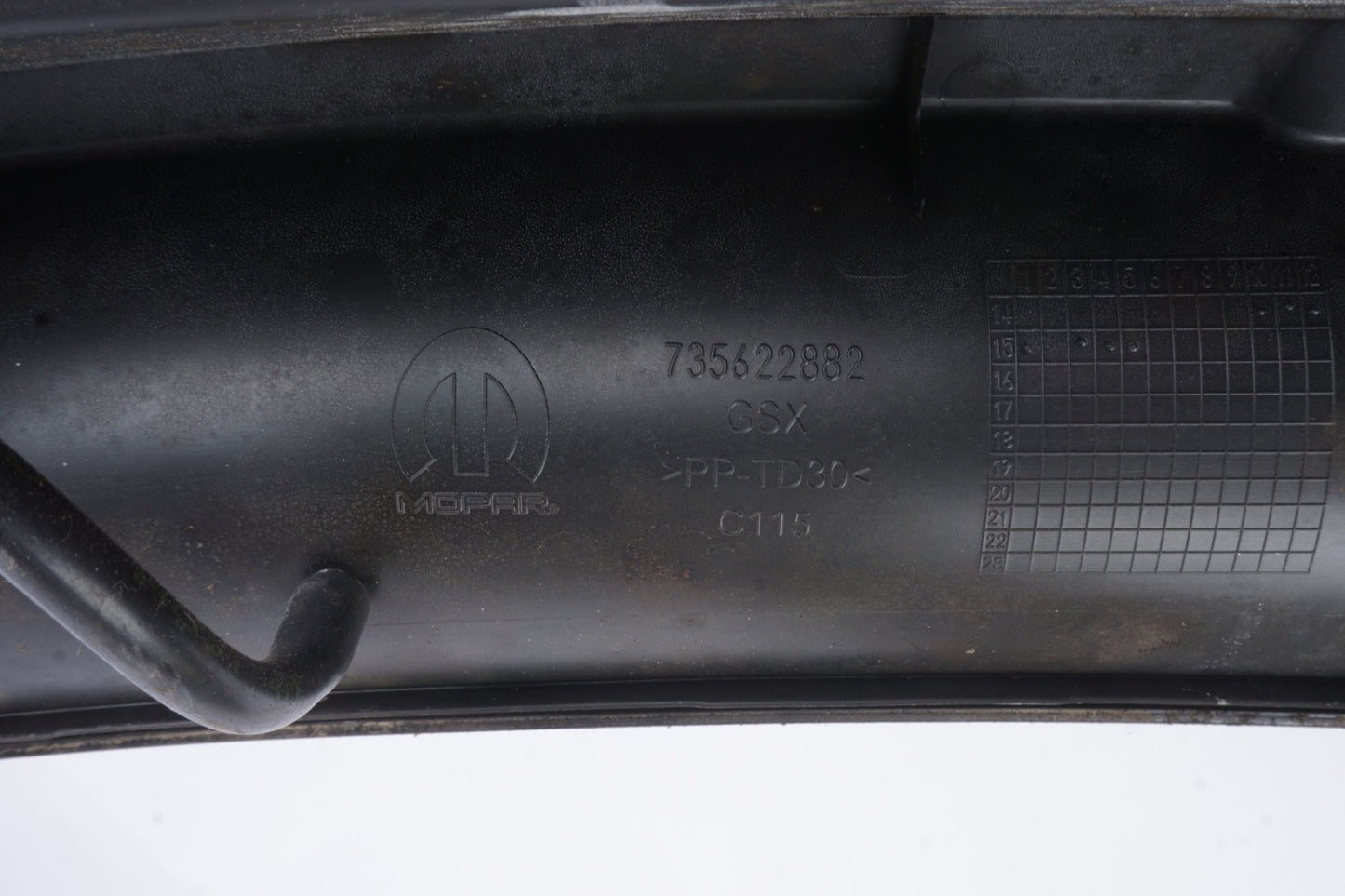 2016 - 2018 FIAT 500X COWL VENT PANEL 735622882 OEM