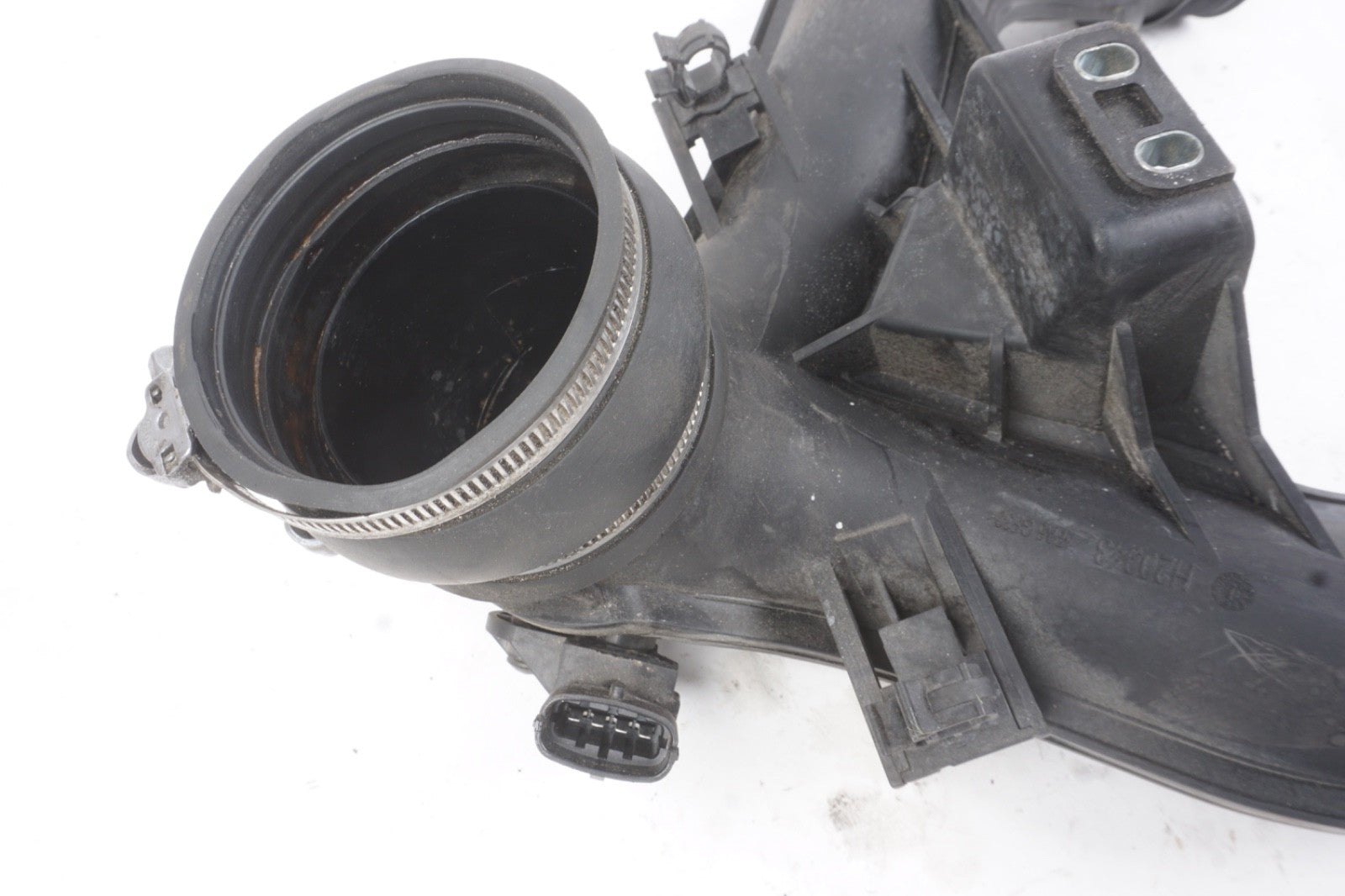 2014 - 2020 Maserati Ghibli 3.0L Engine Air Intake Duct Tube Hose OEM