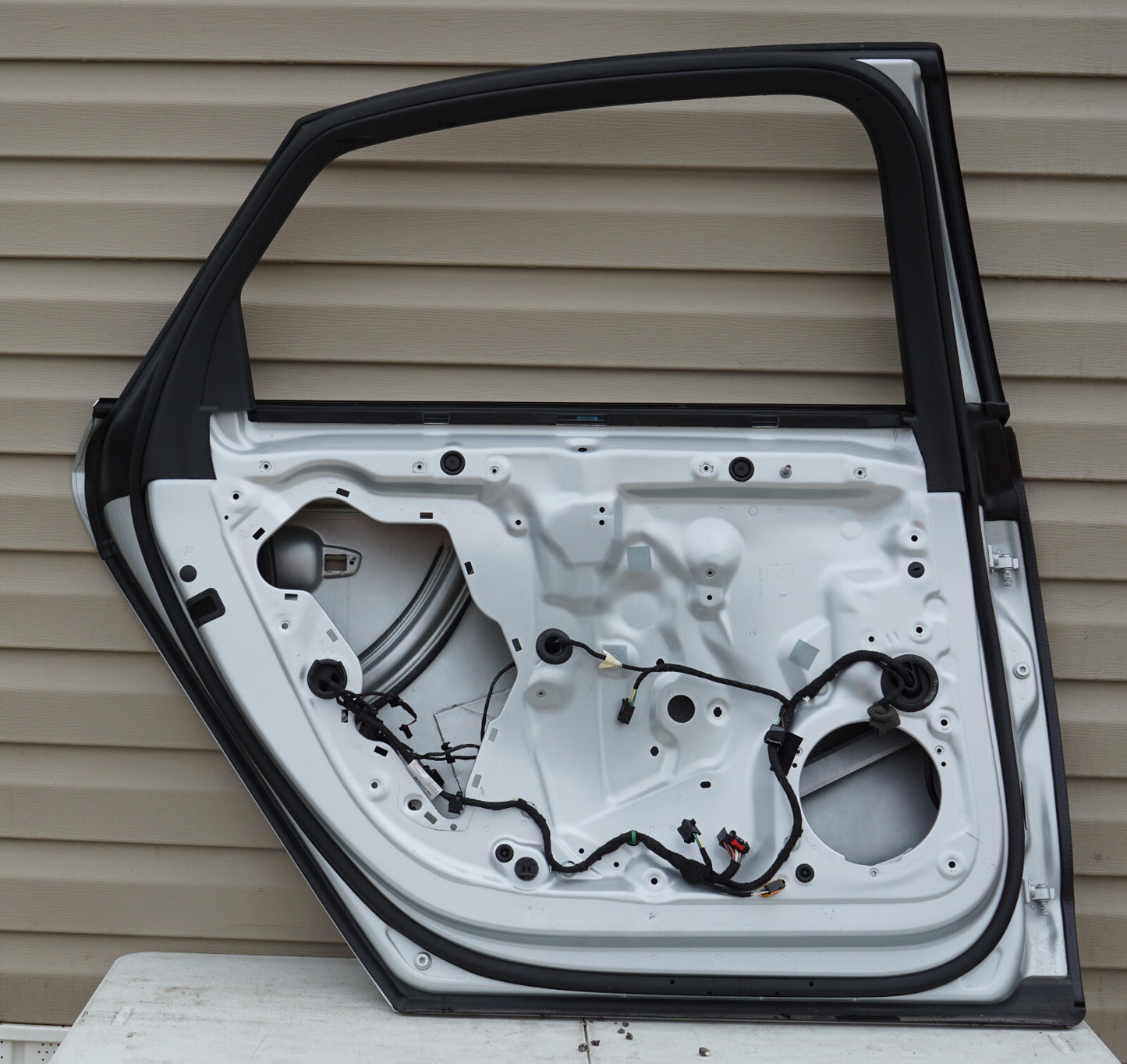 2011 - 2014 AUDI A8L REAR LEFT DRIVER SIDE DOOR SHELL *LONG BASE* OEM