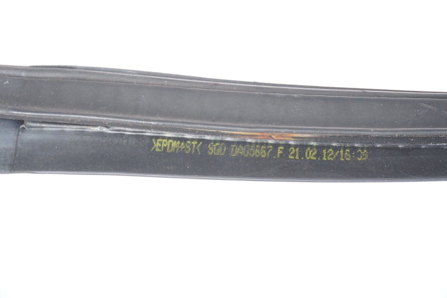 11-14 MERCEDES-BENZ E350 CONVERTIBLE ROOF RUBBER SEAL A2077500398