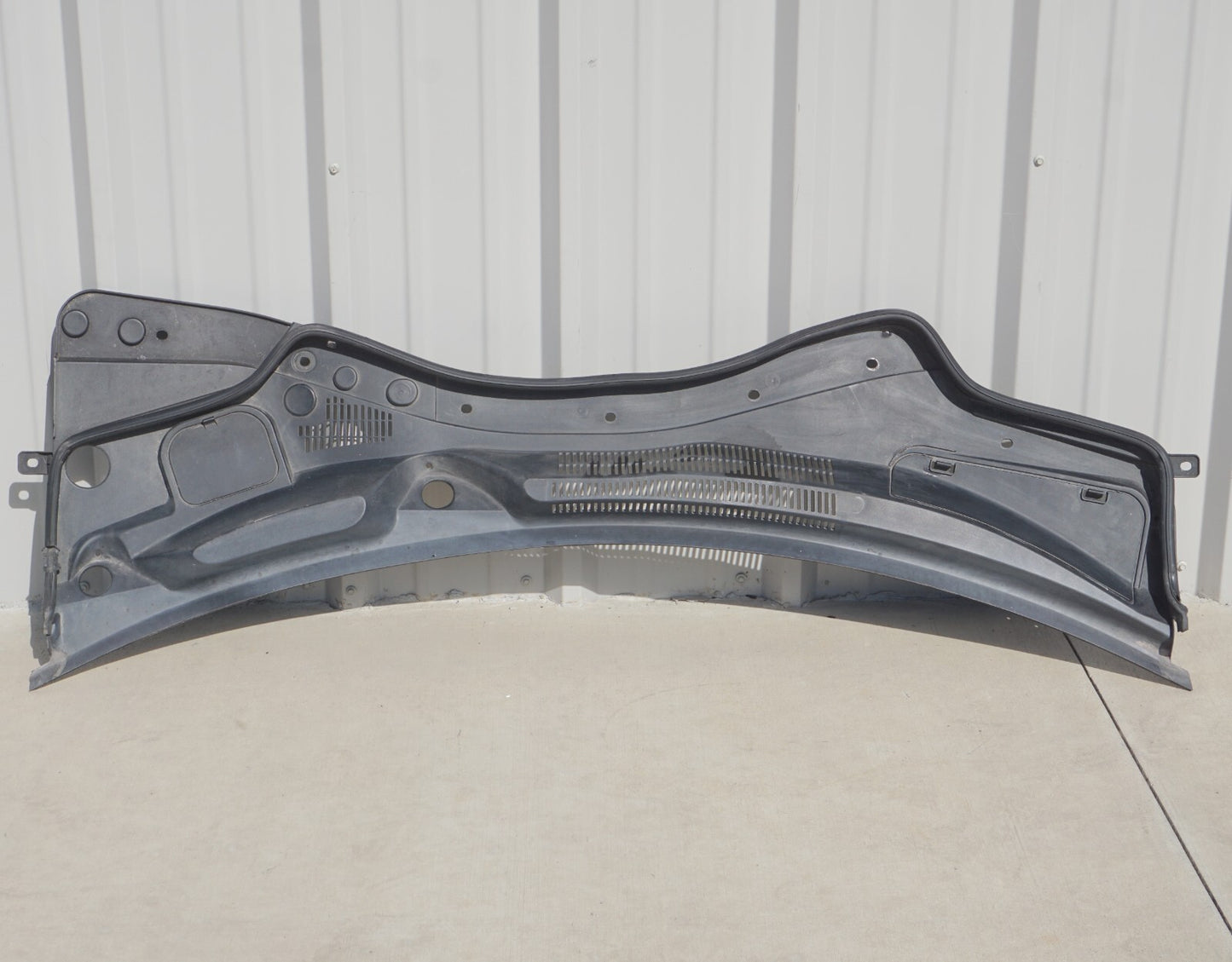 14-21 Maserati Quattro Ghibli Front Windshield Cowl Molding Cover Trim OEM