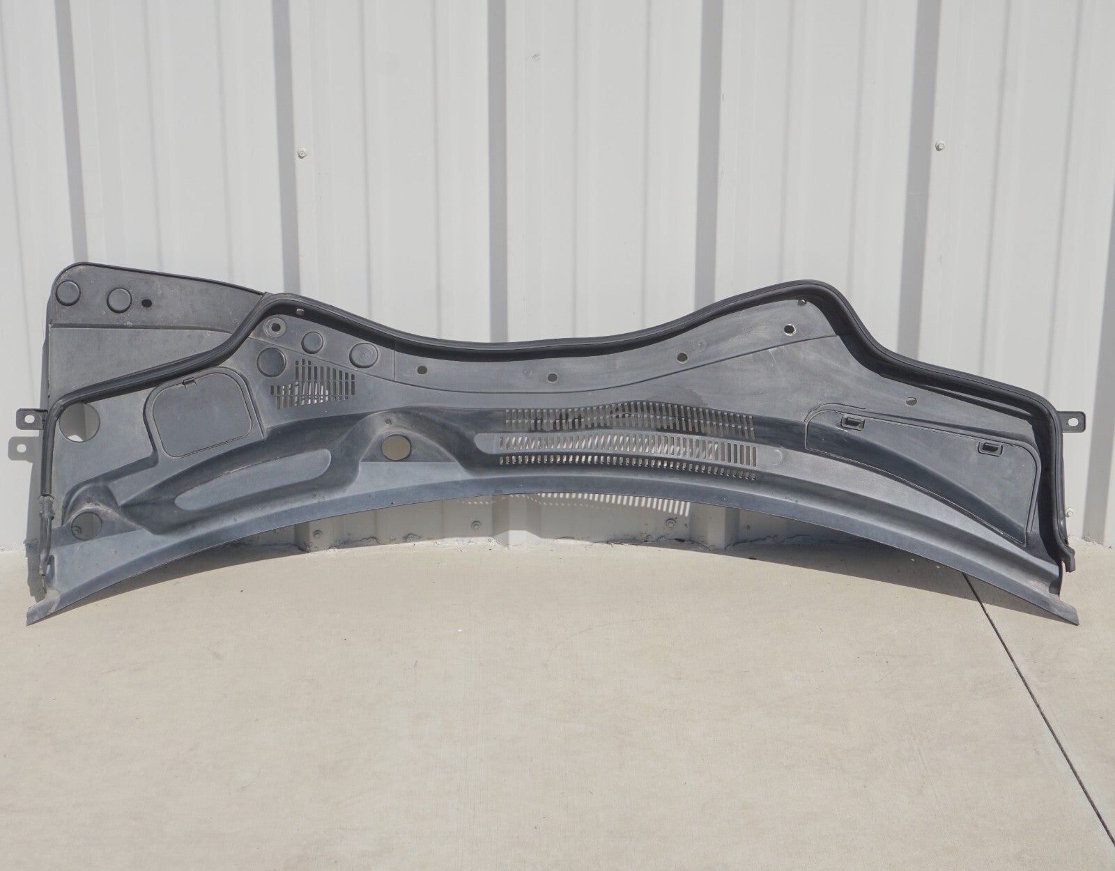 14-21 Maserati Quattro Ghibli Front Windshield Cowl Molding Cover Trim OEM