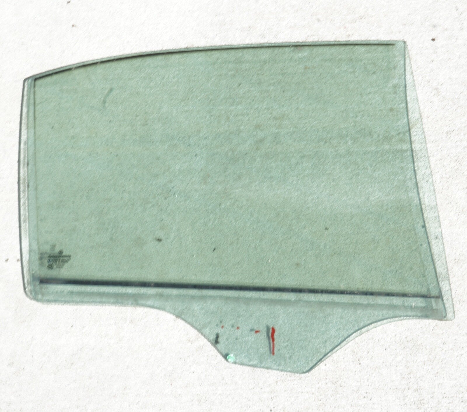 2008 - 2014 MERCEDES W204 C200 C250 C300 C350 REAR RIGHT WINDOW GLASS